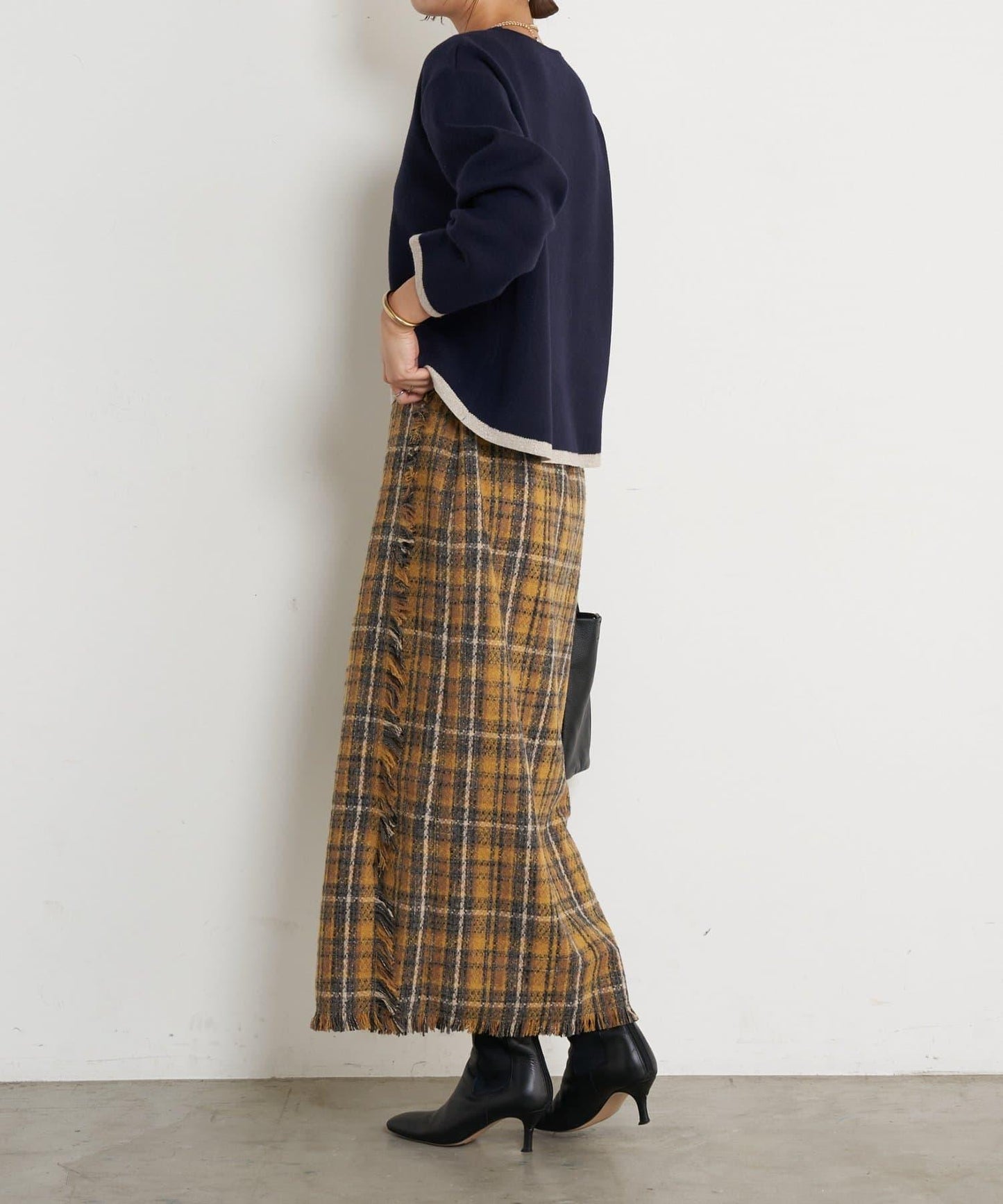 亮絲線V領針織衫