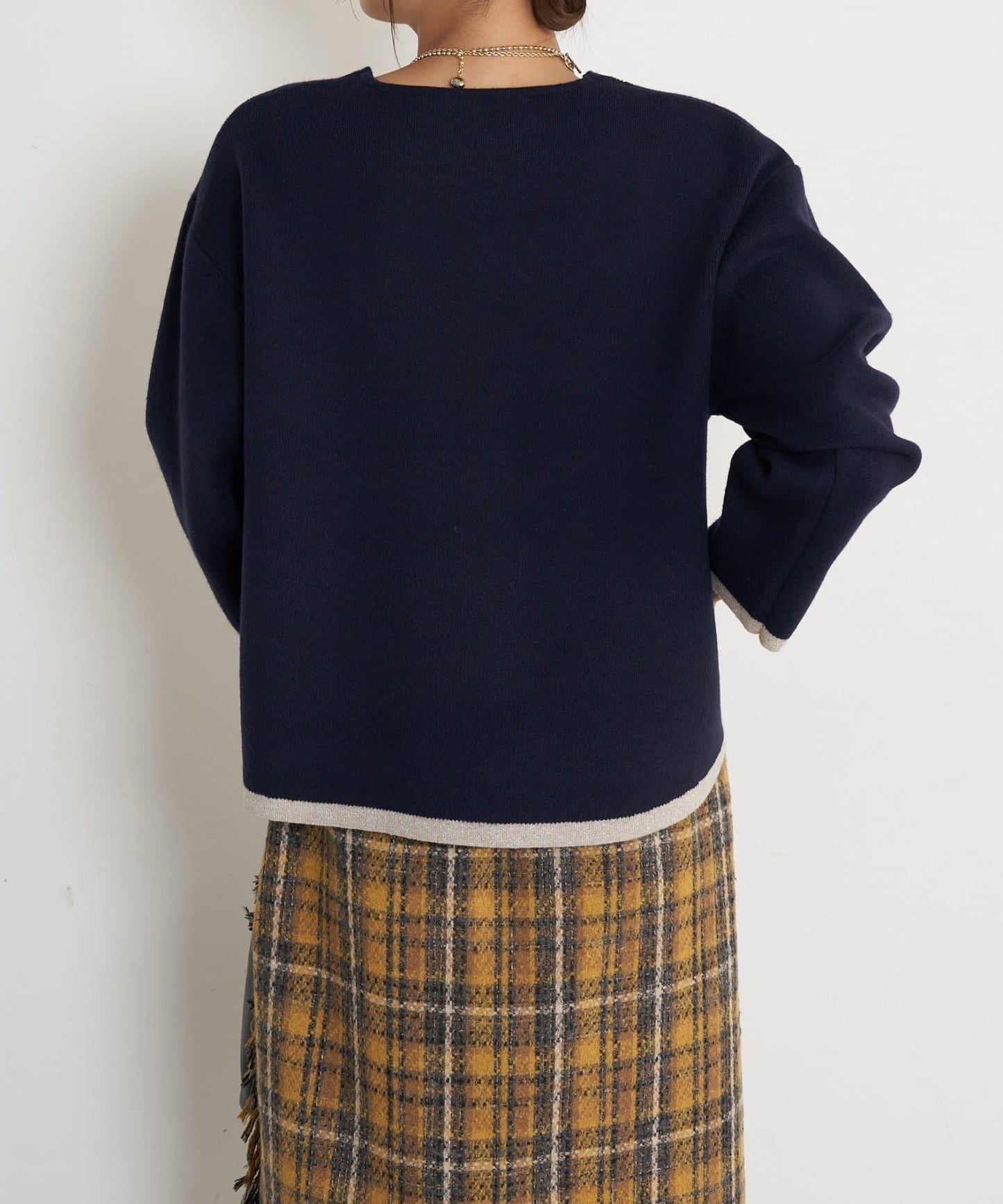 亮絲線V領針織衫