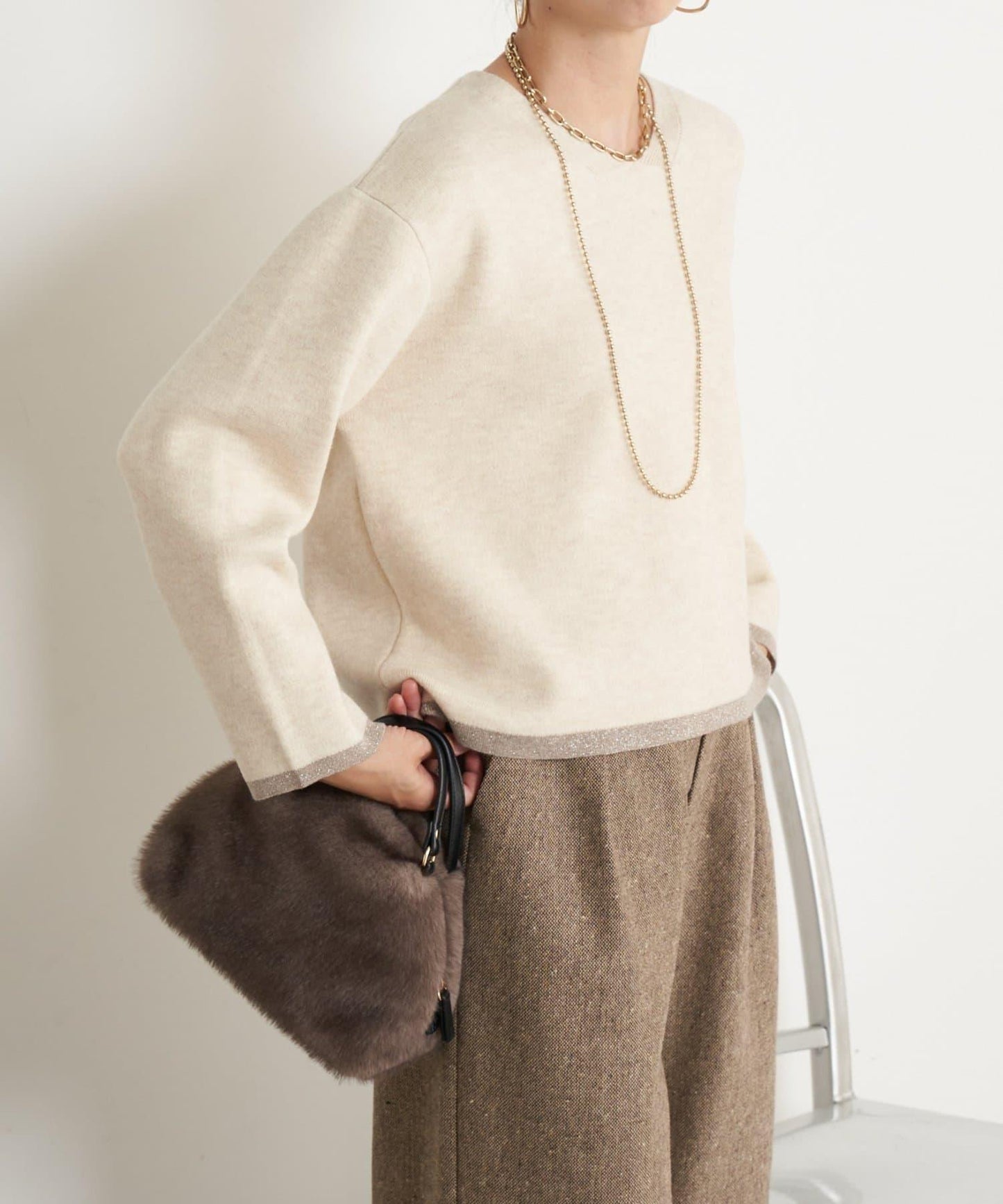 亮絲線V領針織衫