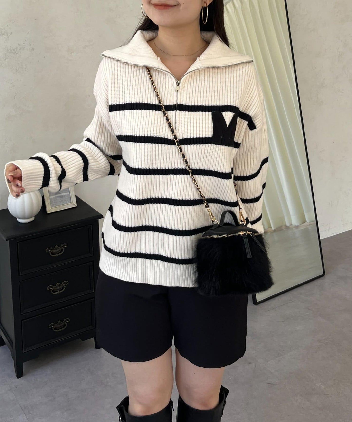 徽章標誌半拉鍊條紋針織衫