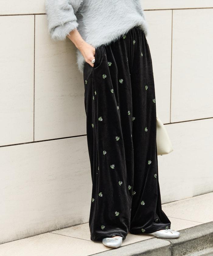 天鵝絨花卉刺繡休閒褲