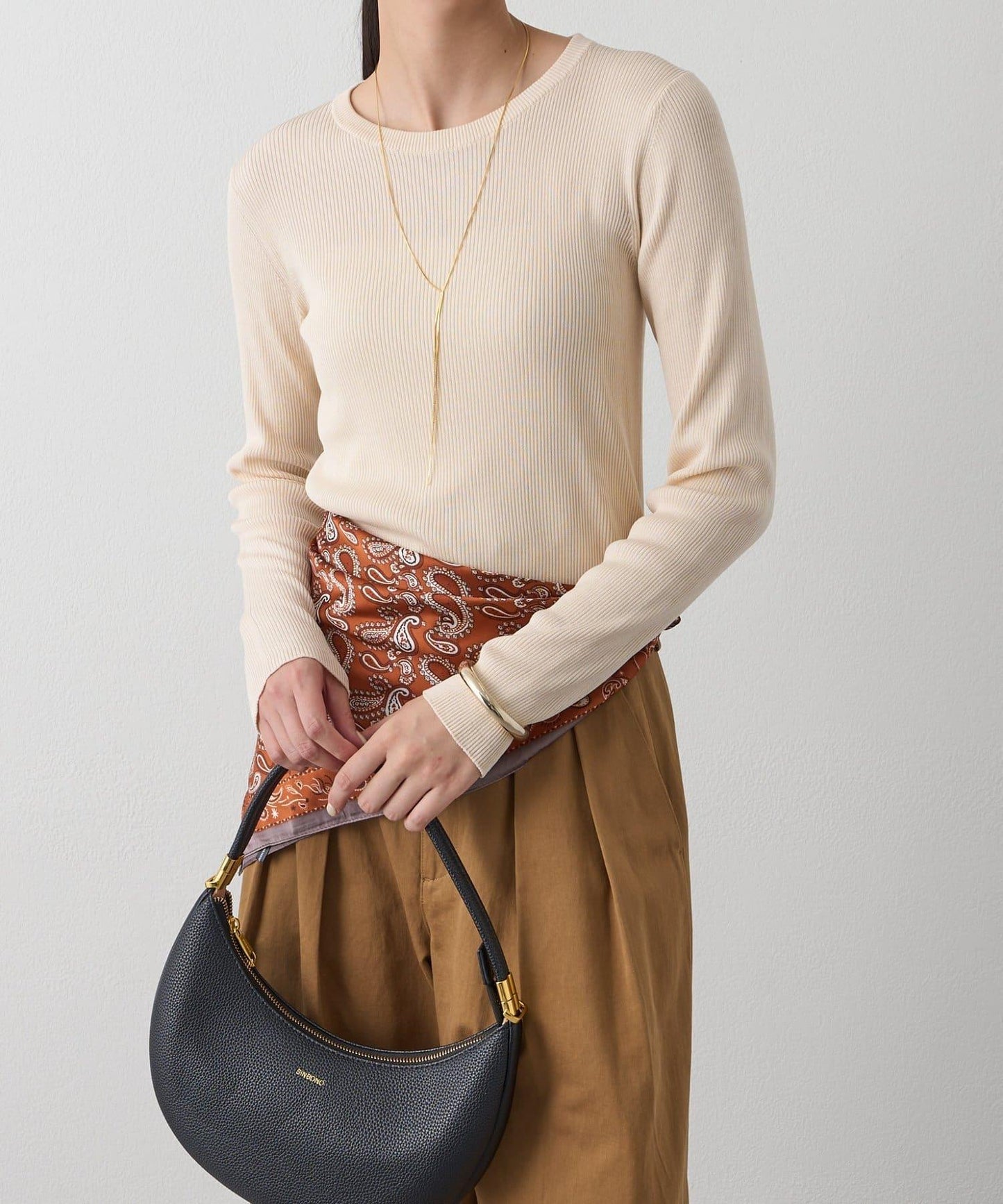 基礎款圓領針織衫