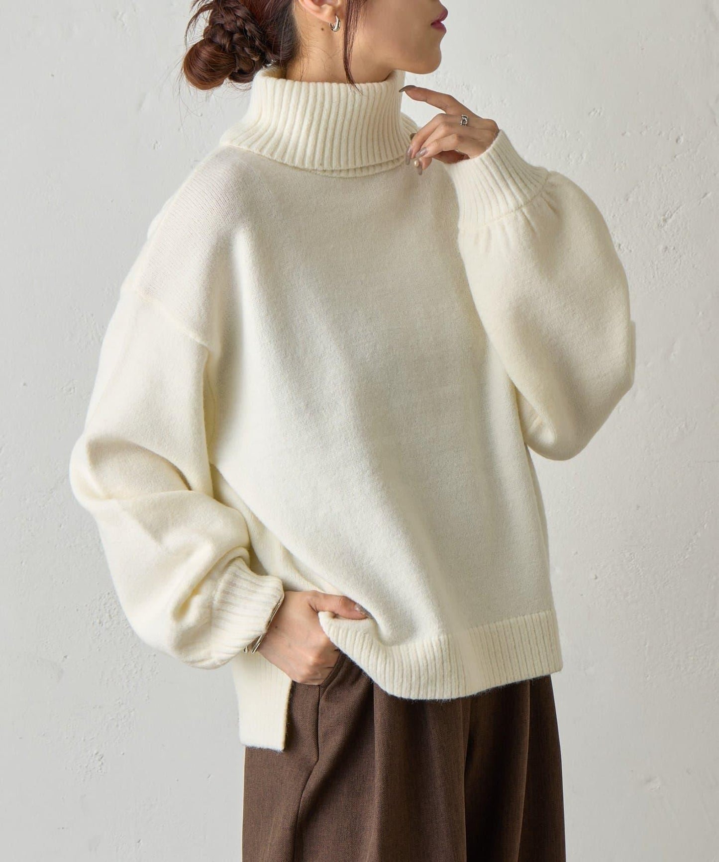 寬鬆柔軟高領針織衫