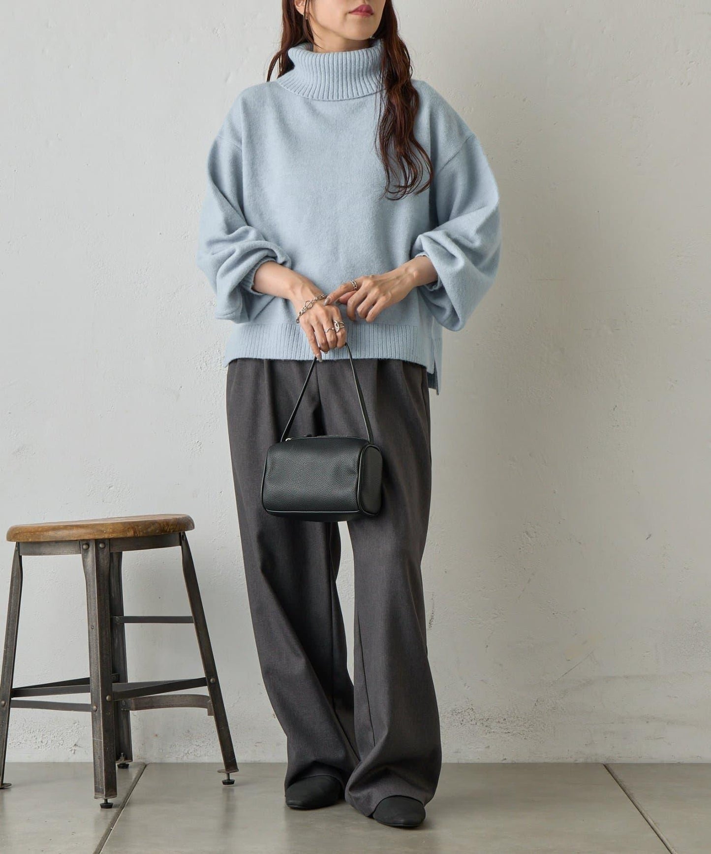 寬鬆柔軟高領針織衫