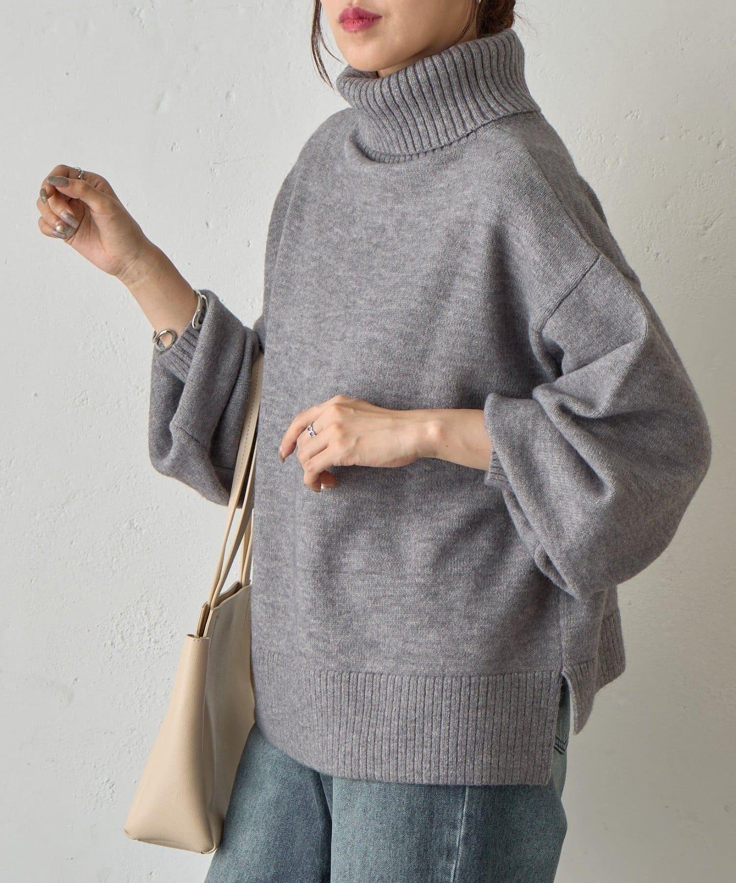 寬鬆柔軟高領針織衫