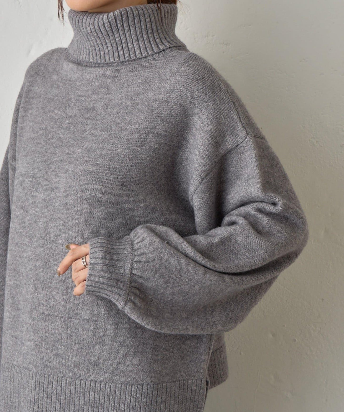 寬鬆柔軟高領針織衫