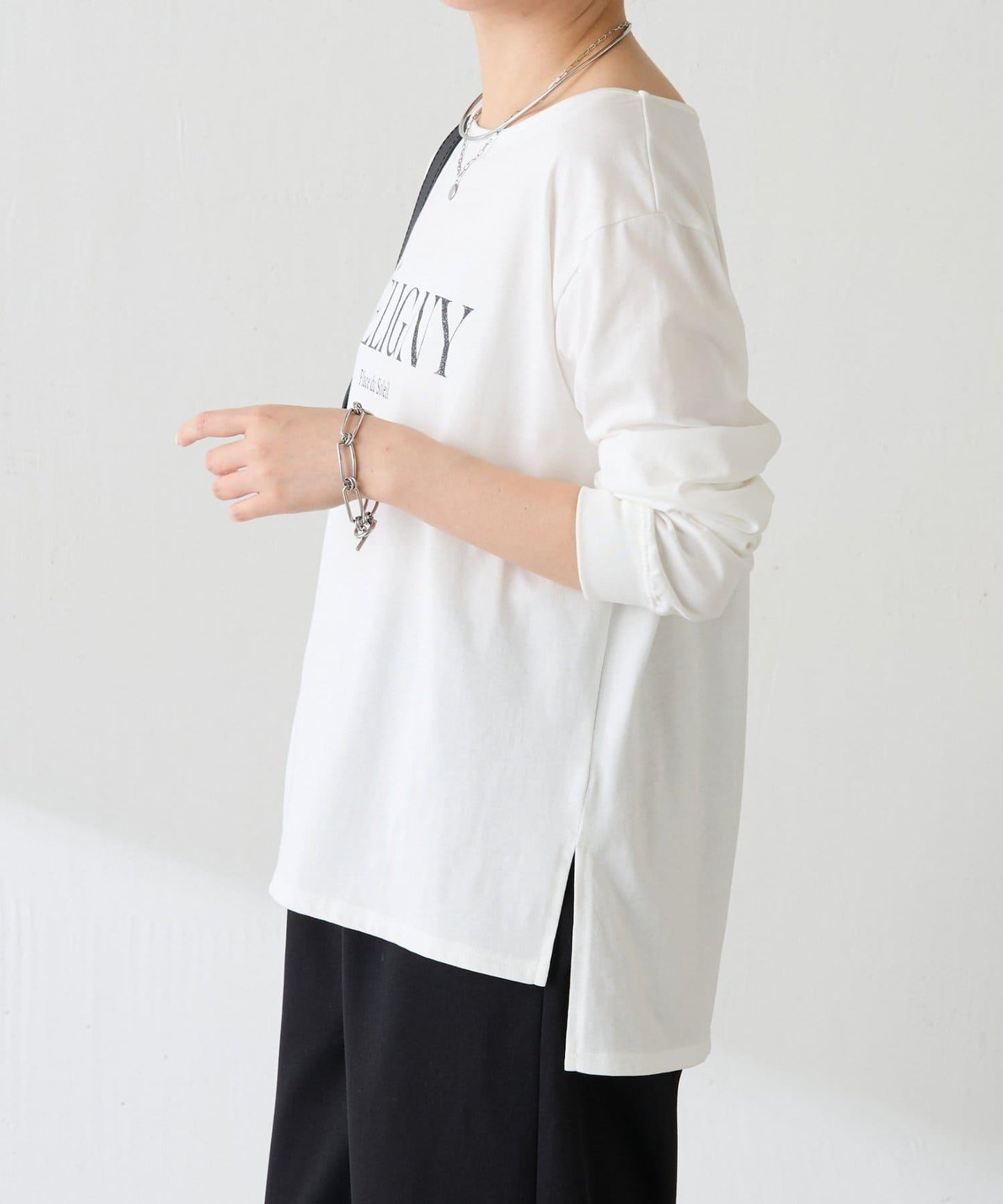 亮片字母長袖T恤/疊穿單品