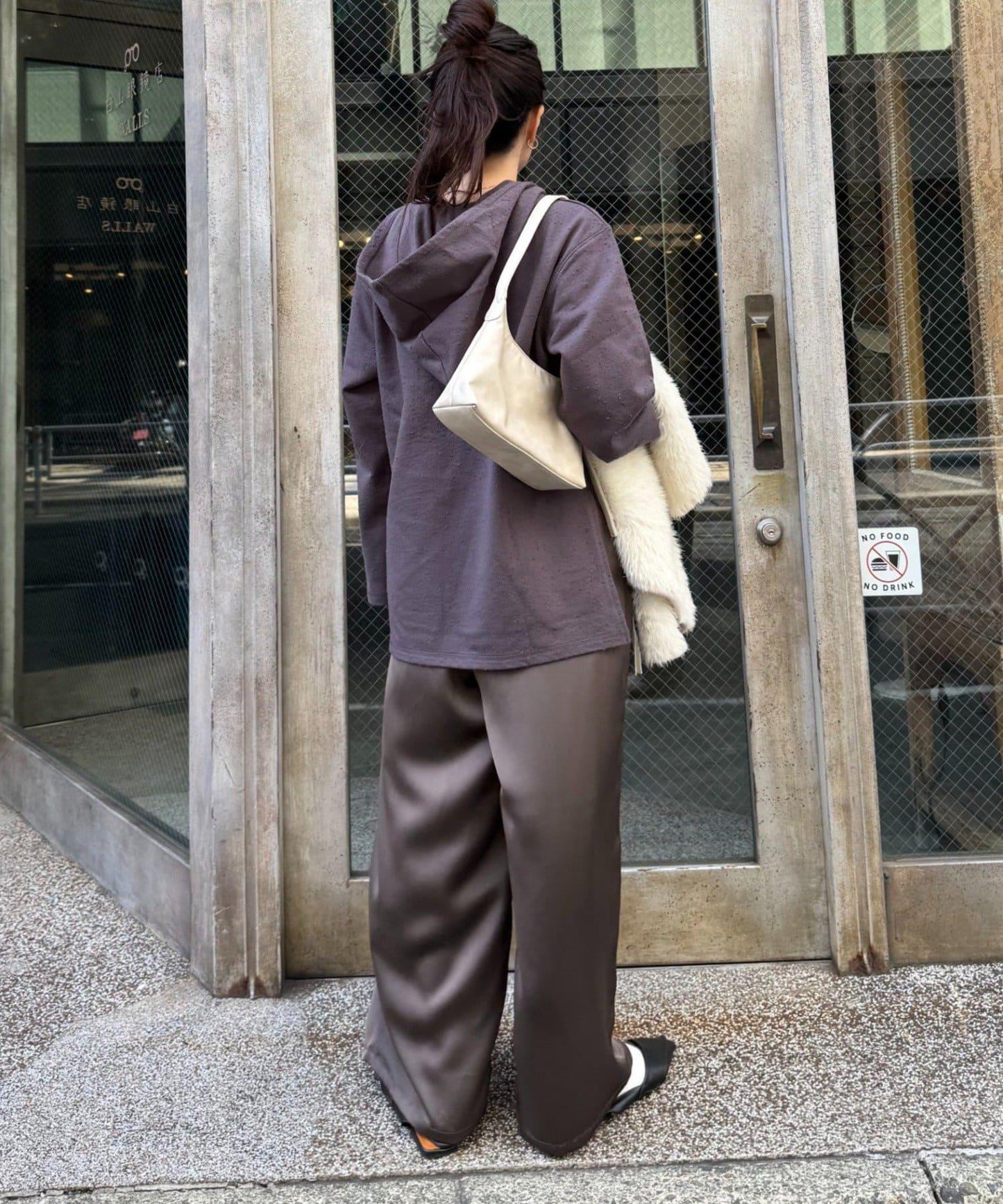 破洞風衛衣內襯印花連帽衫