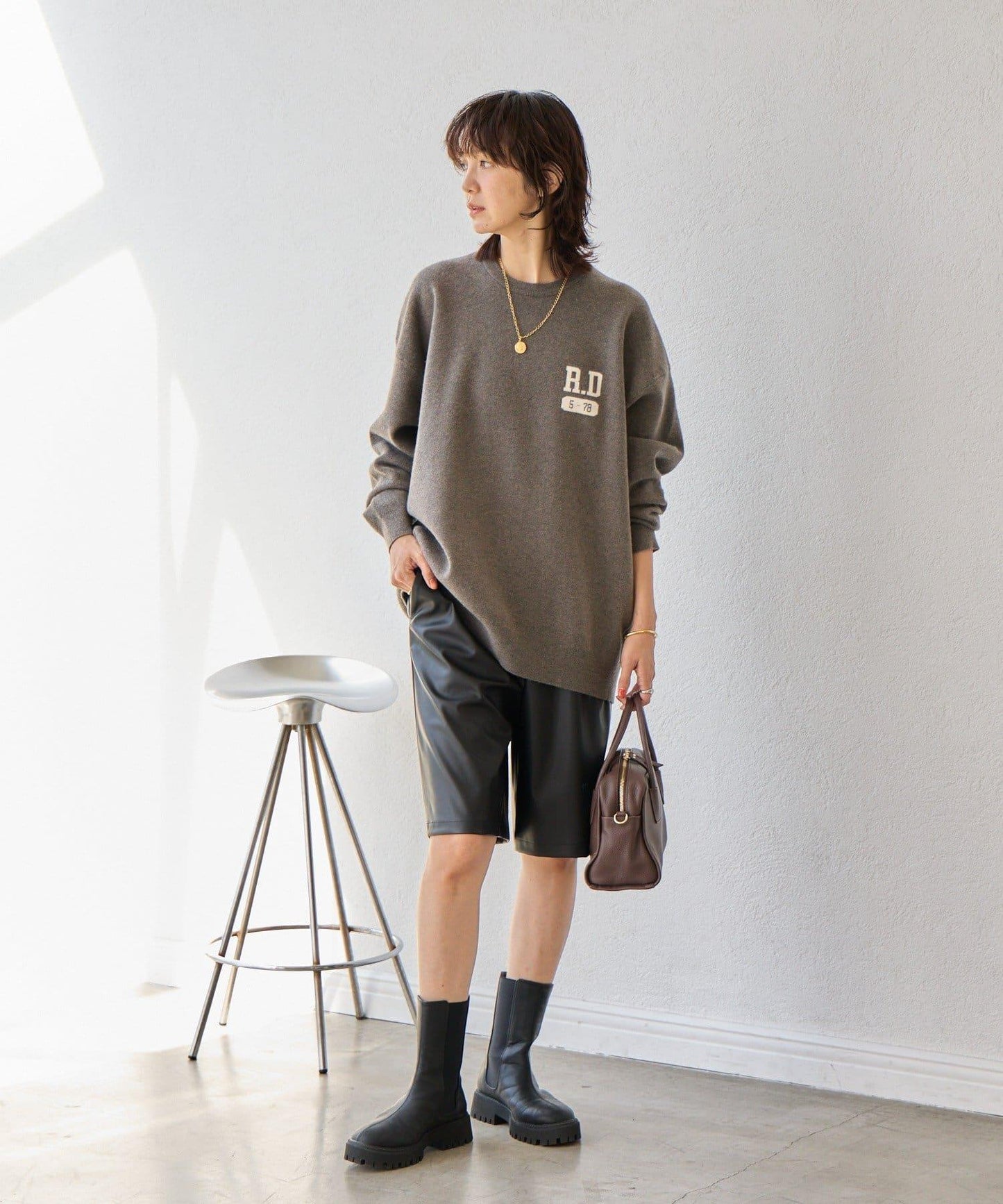 【帥氣穿搭】仿皮半身短褲