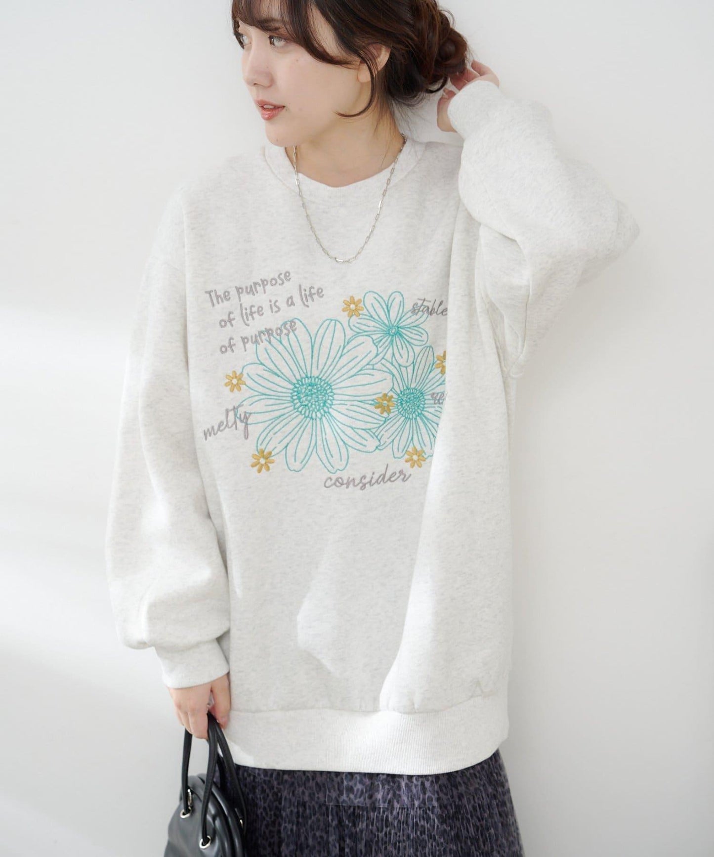 花卉與標誌拼接加絨套頭衫