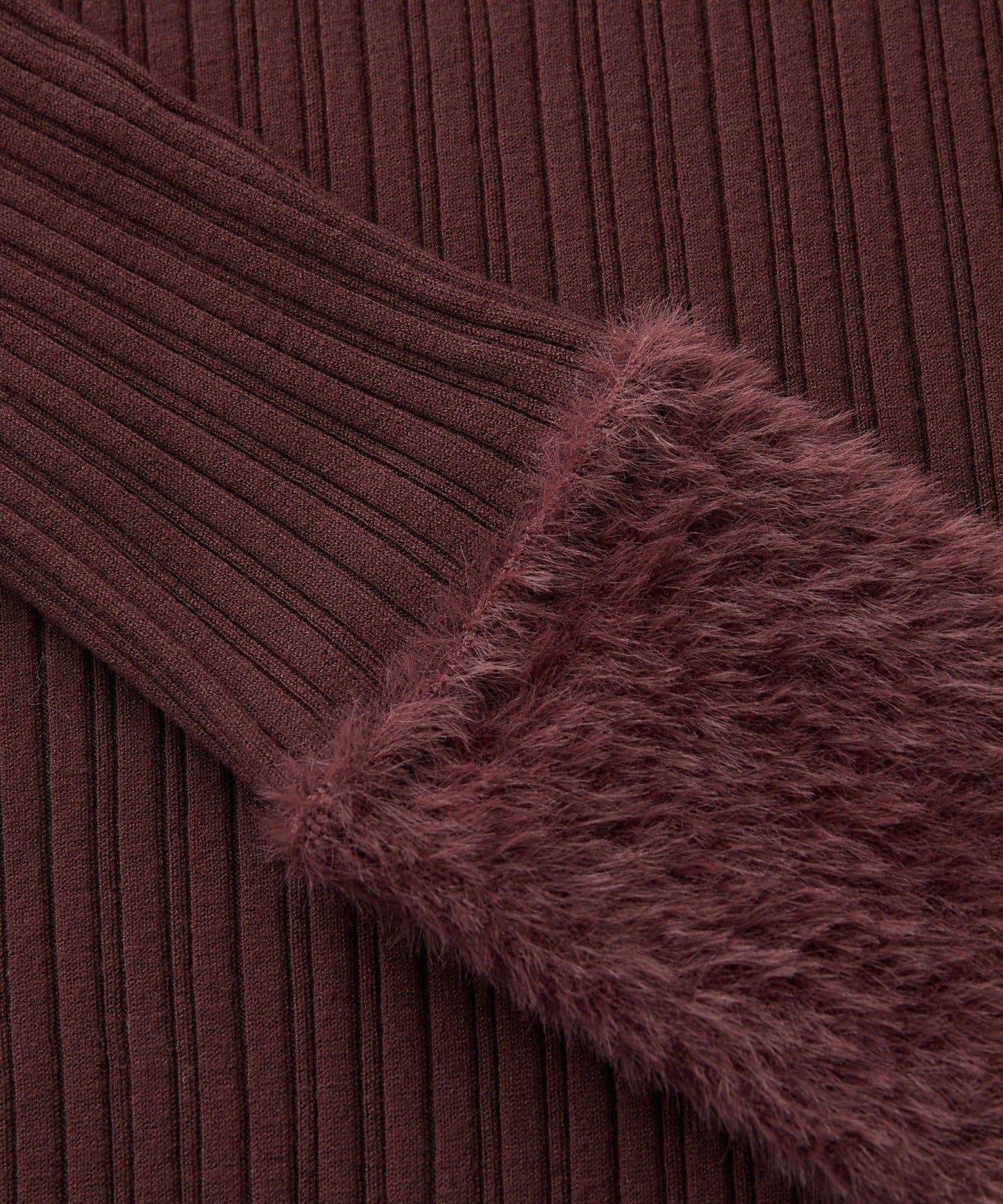 袖部毛絨拼接不規則羅紋針織衫