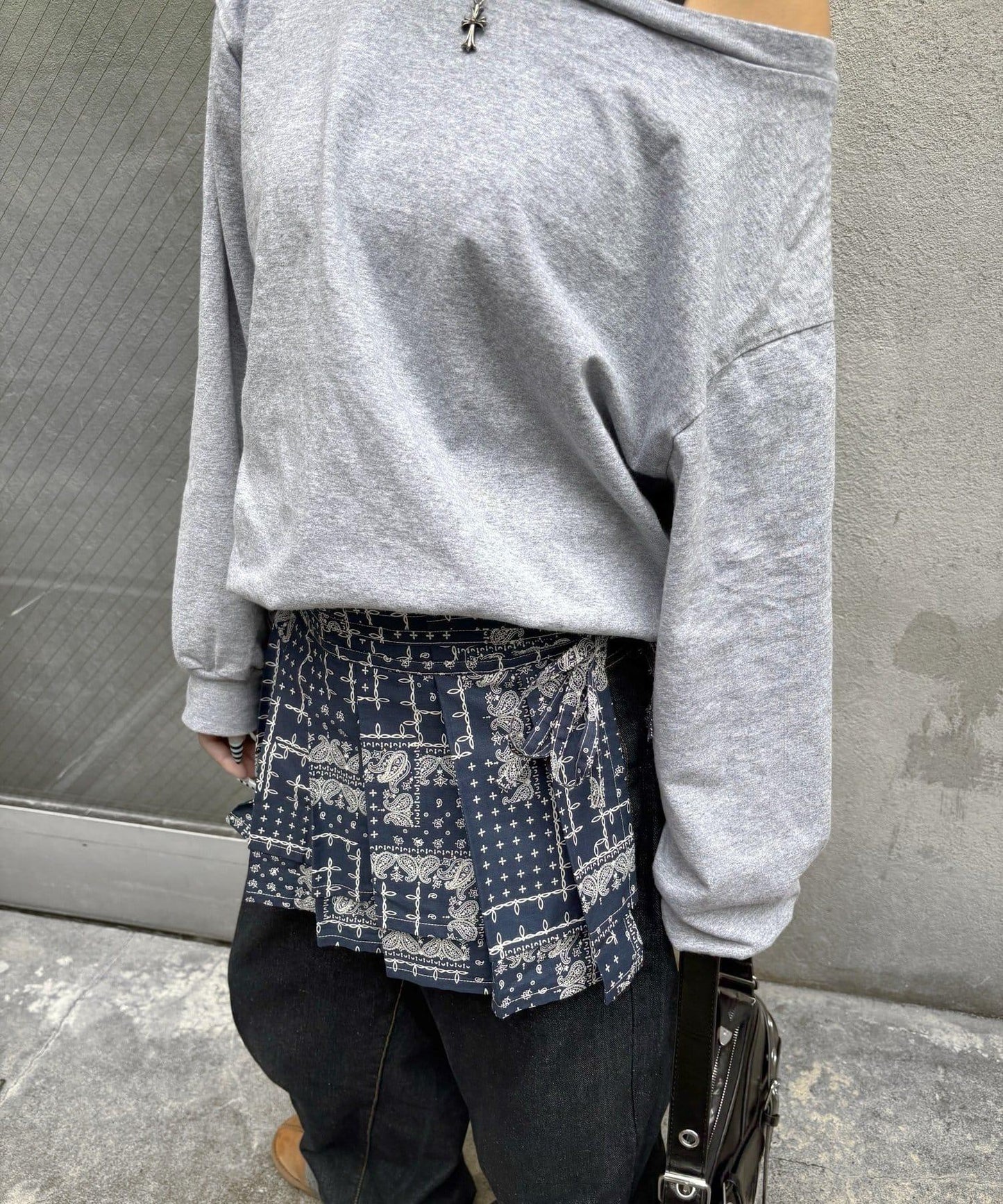 百褶包裹腰帶