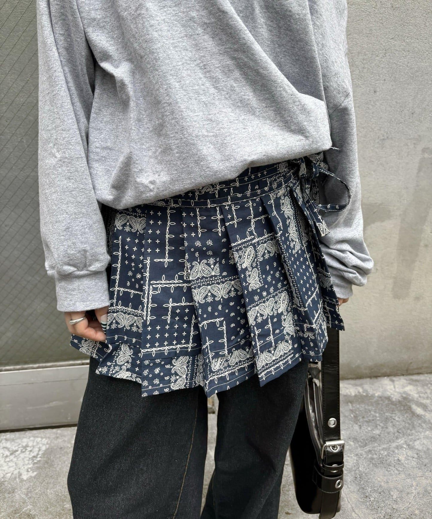 百褶包裹腰帶