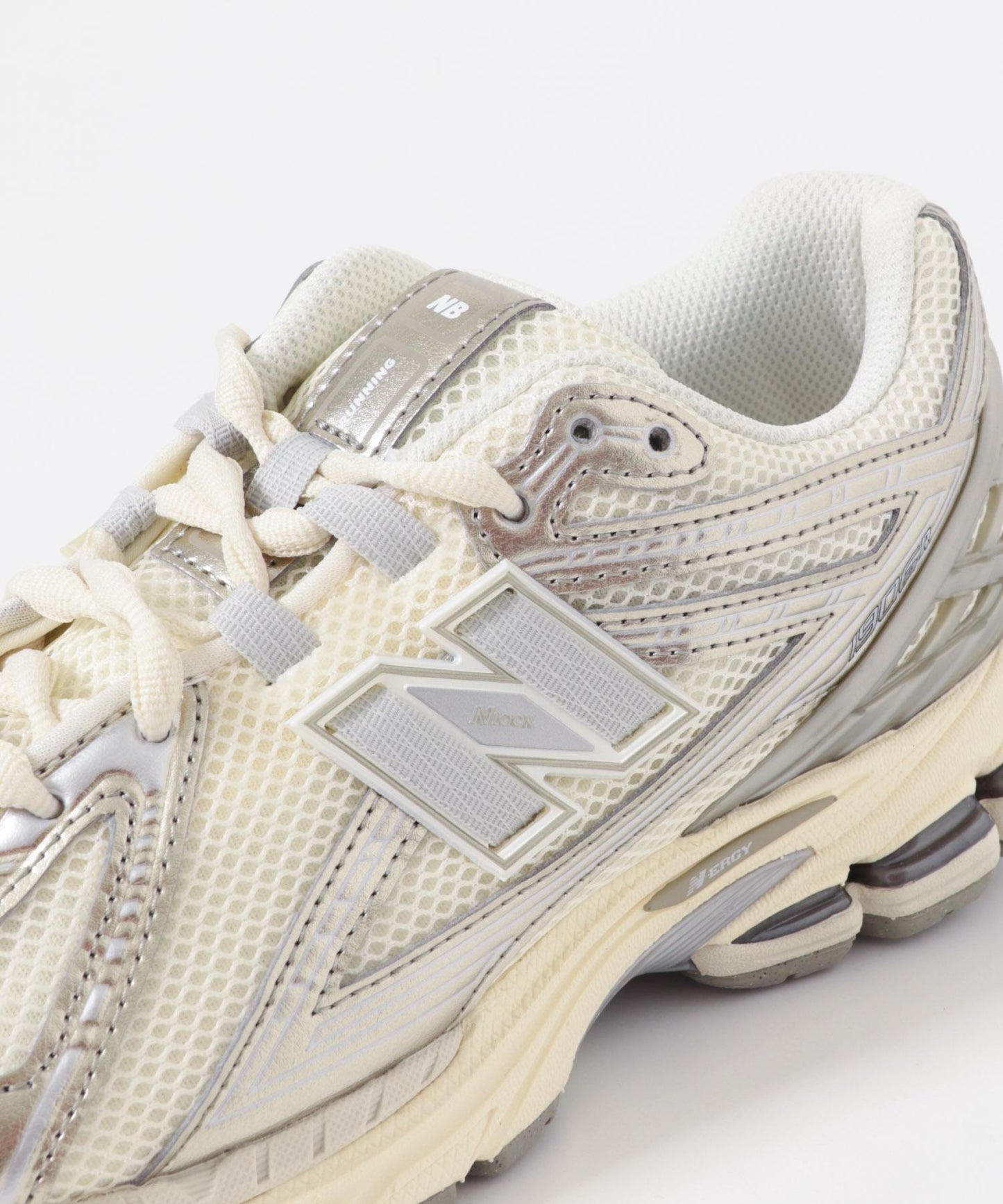 NEW BALANCE 1906R