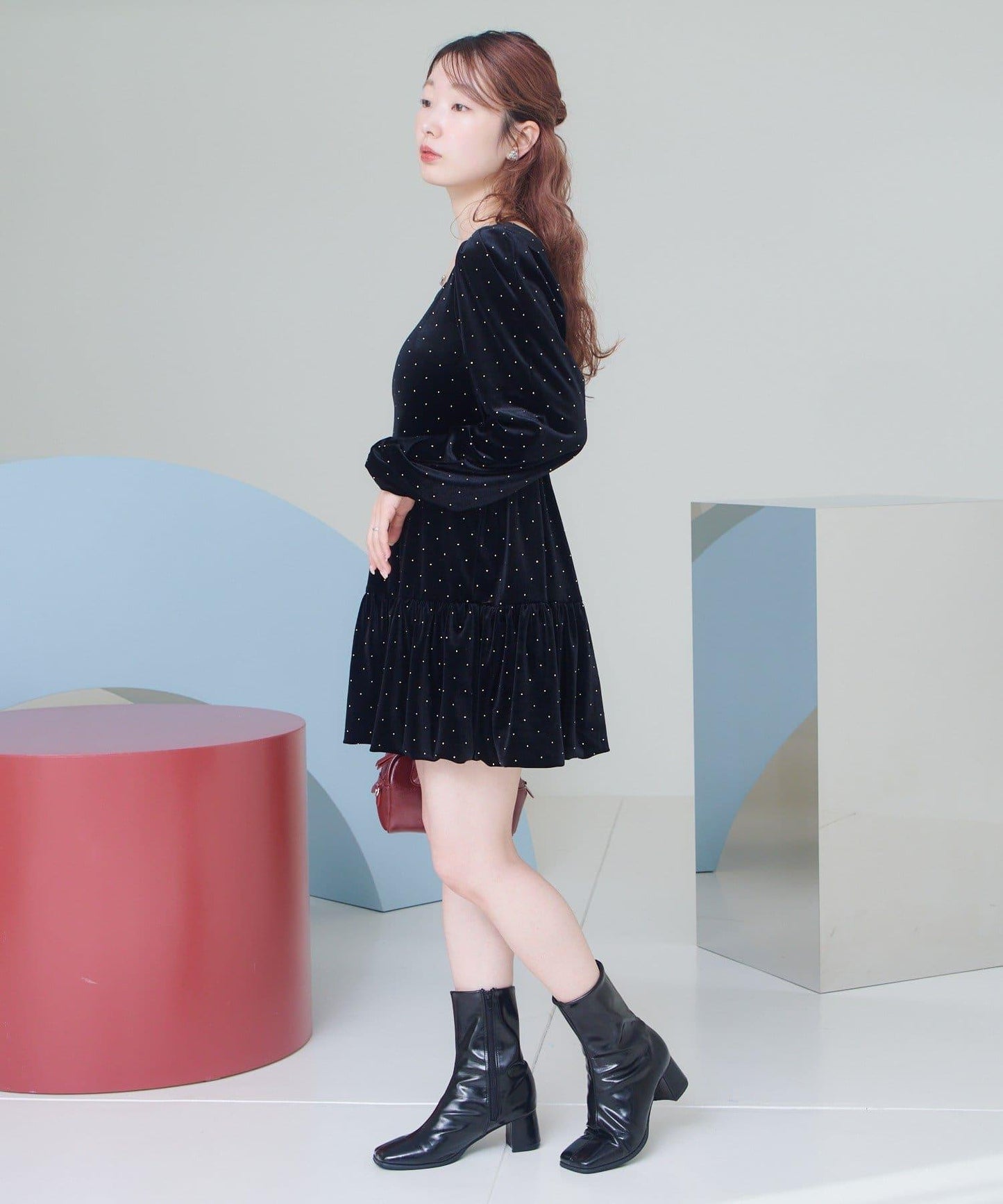 天鵝絨鉚釘裝飾迷你連衣裙