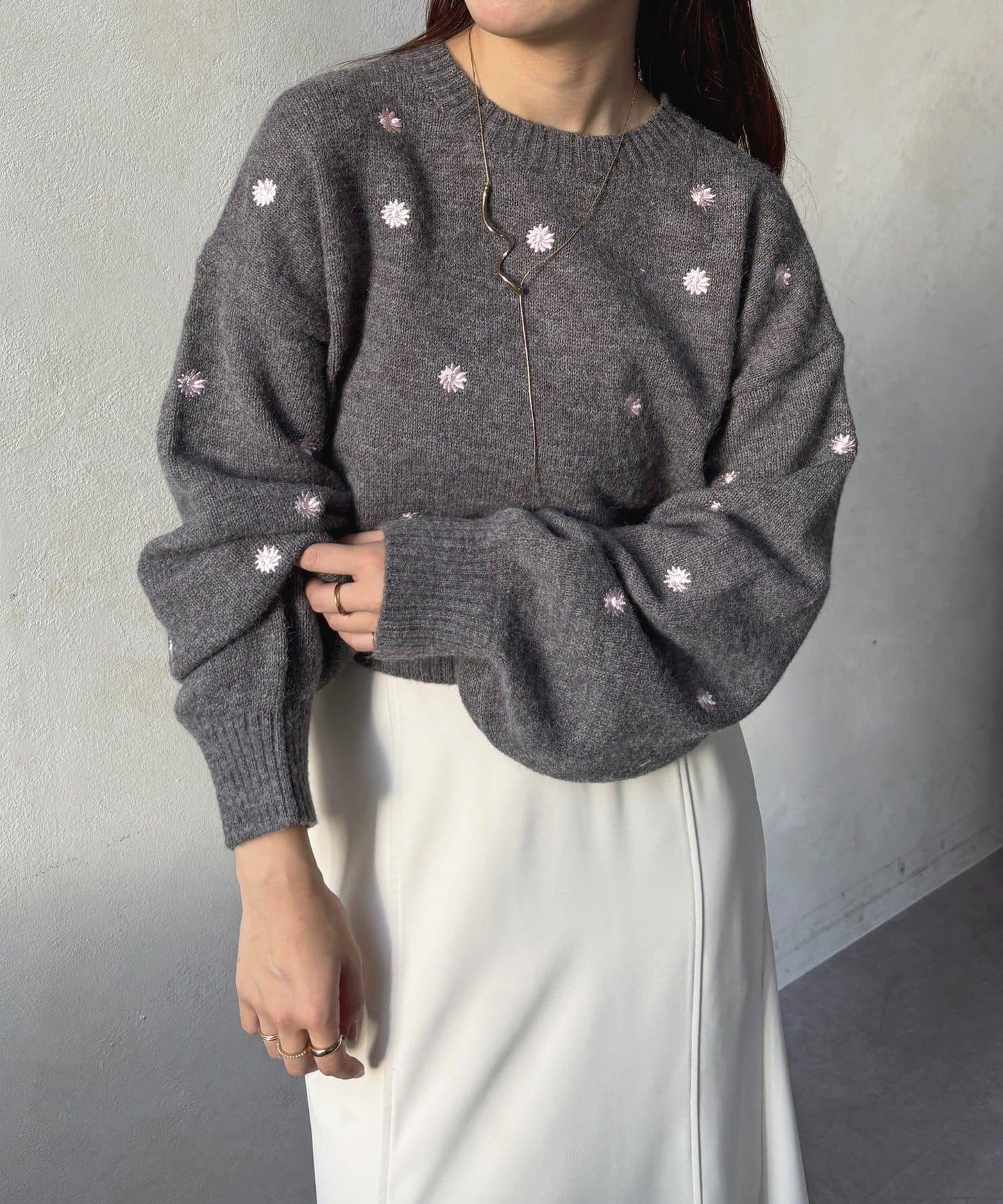 花卉刺繡短款針織衫