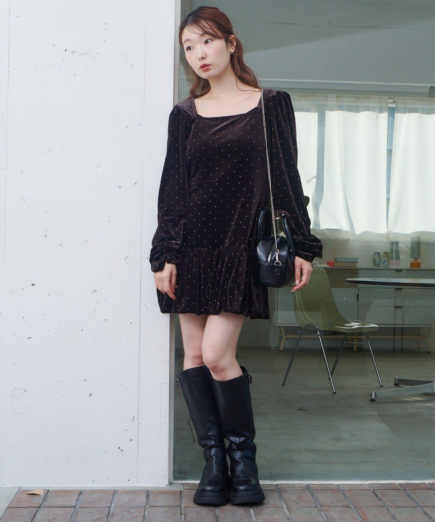 天鵝絨鉚釘裝飾迷你連衣裙