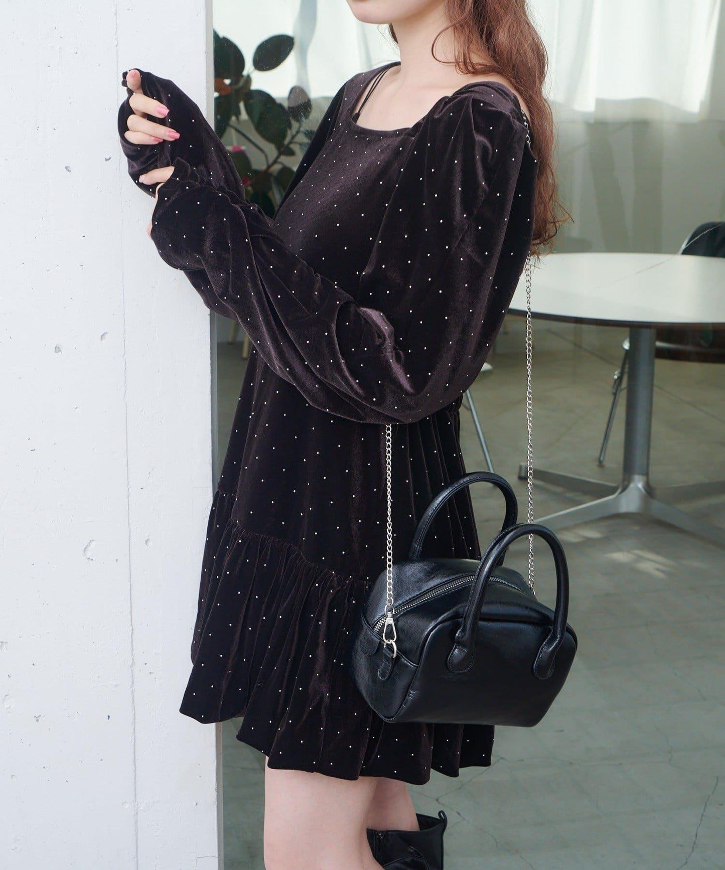 天鵝絨鉚釘裝飾迷你連衣裙