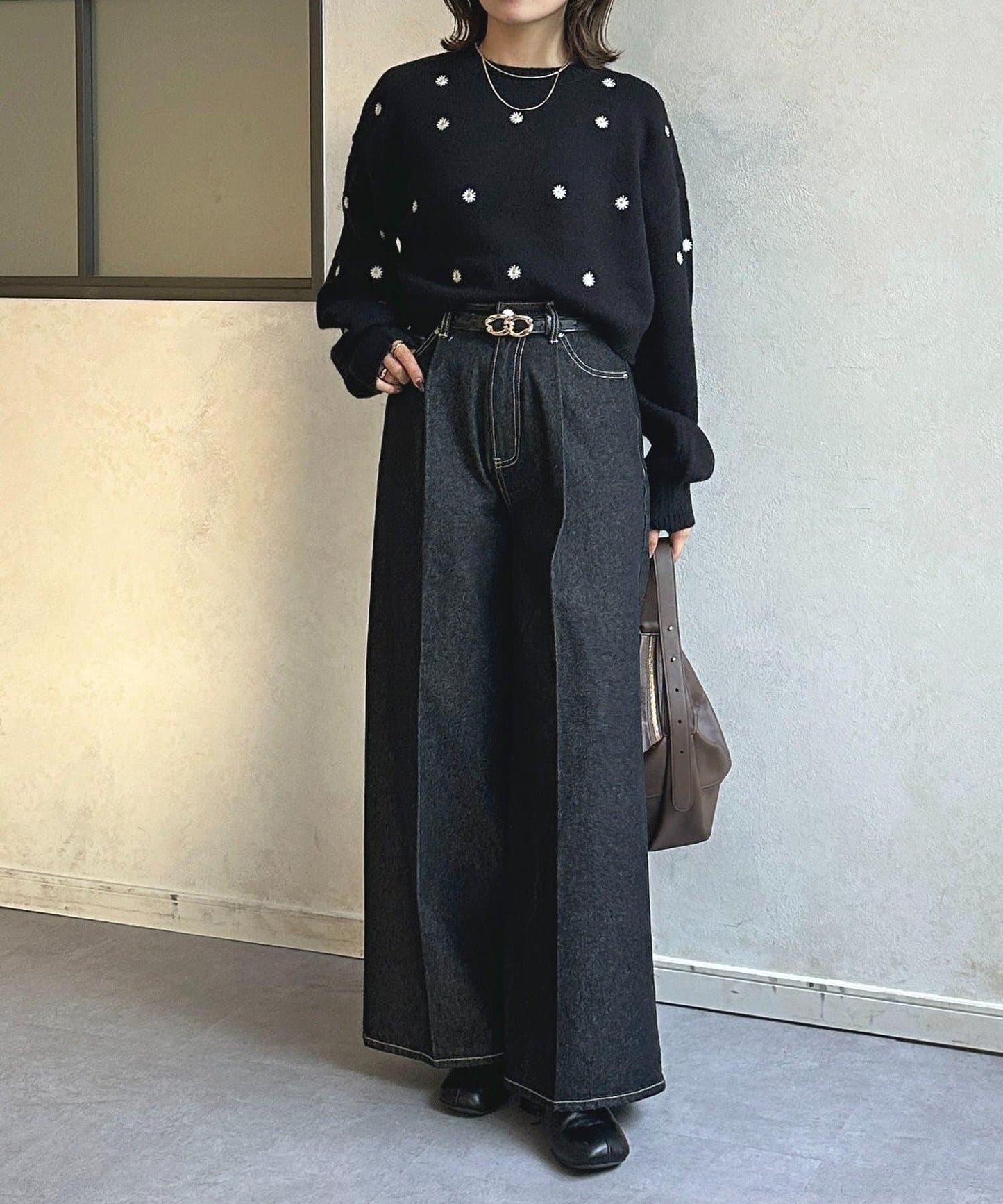 花卉刺繡短款針織衫