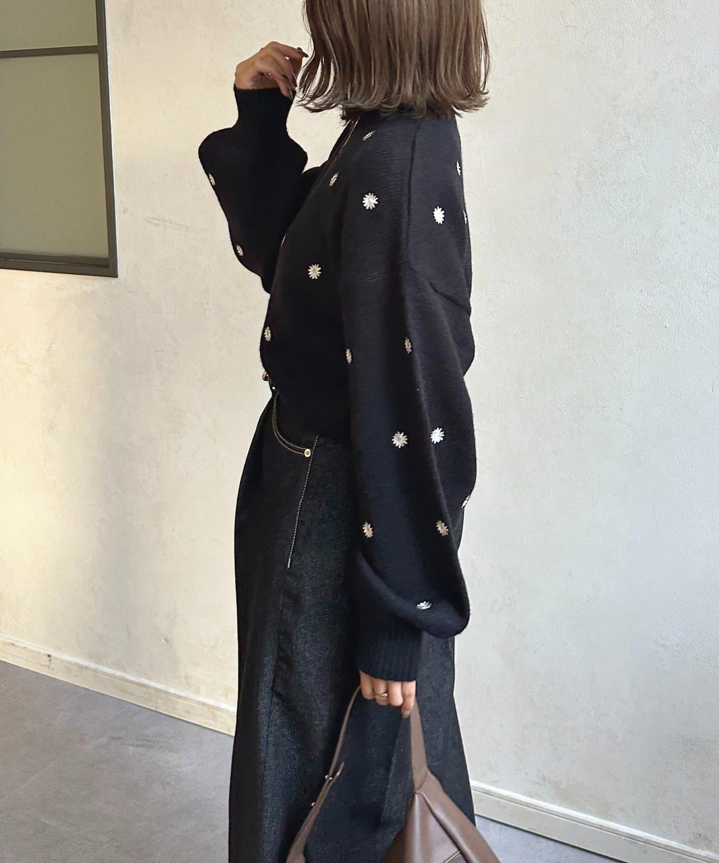 花卉刺繡短款針織衫