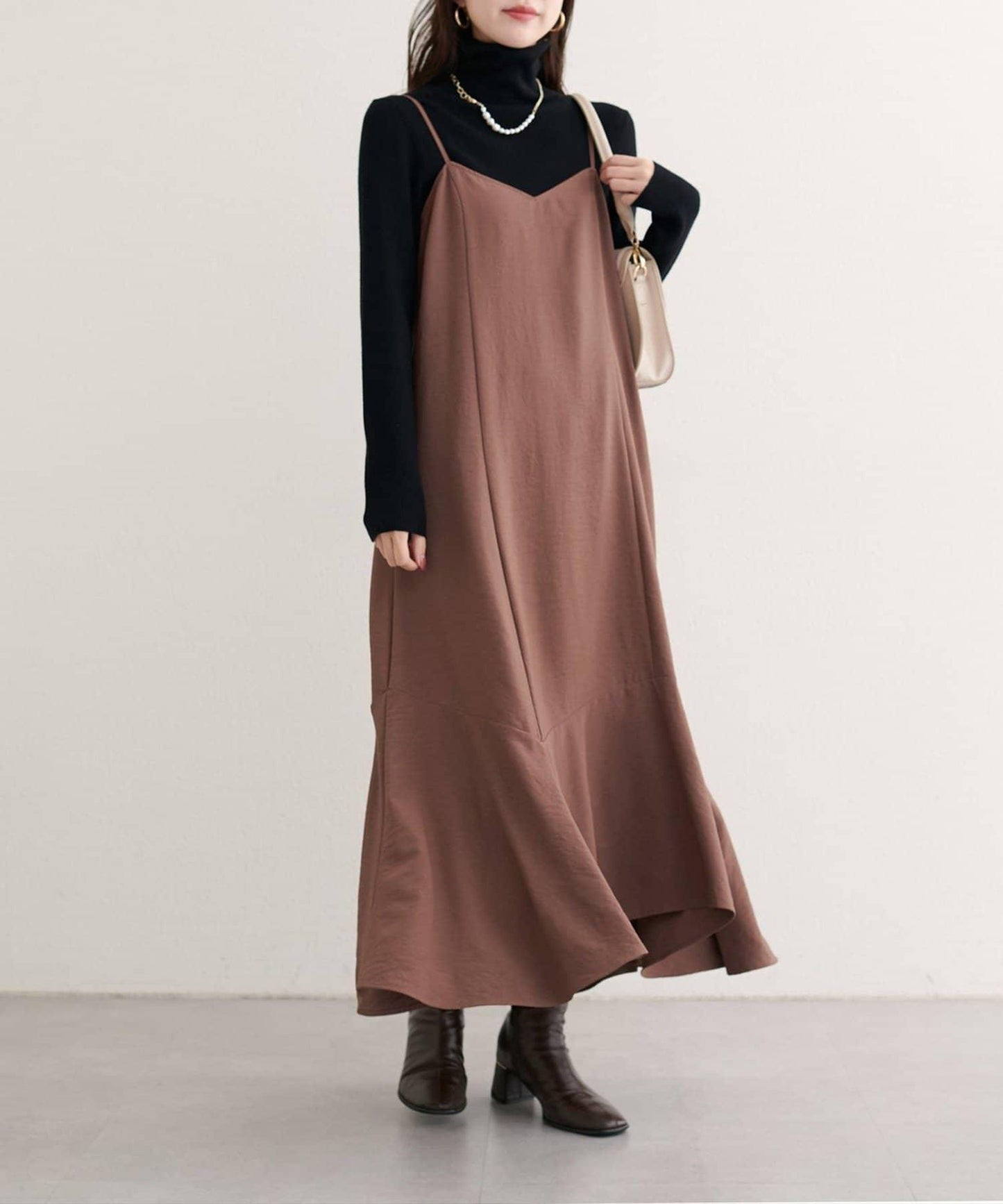 【natural couture】不對稱下襬吊帶連衣裙