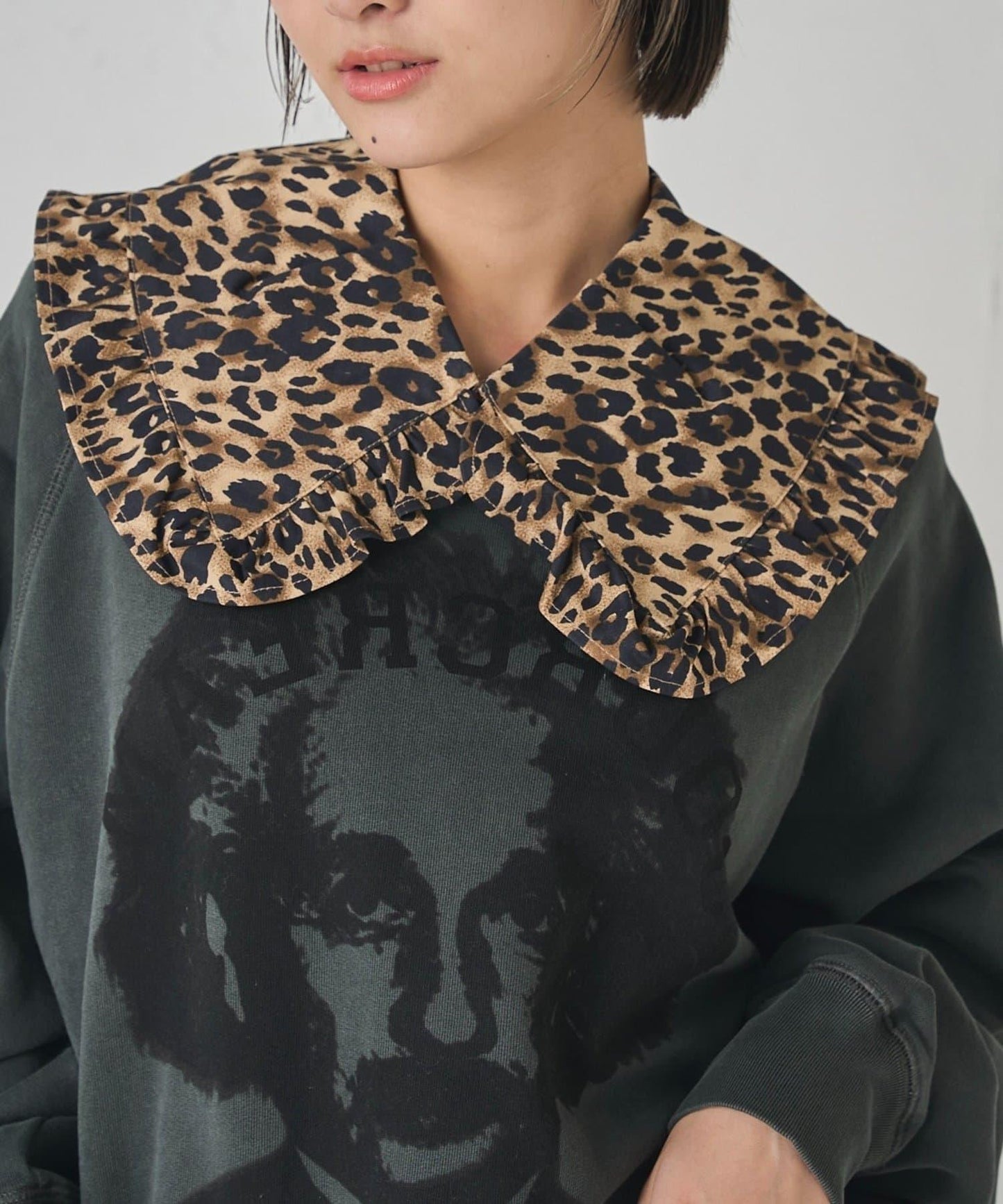 拼色荷葉邊假領