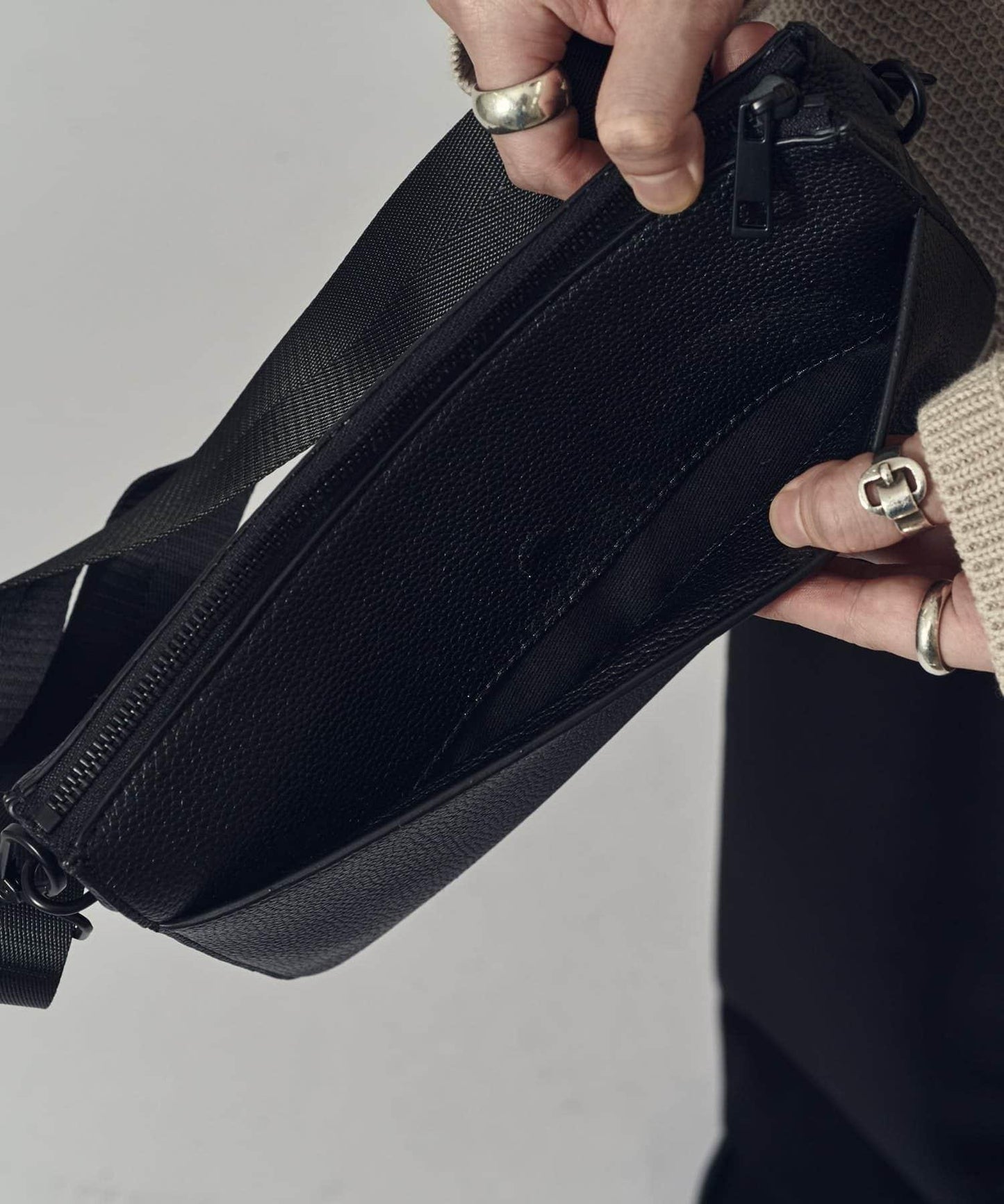 分層皮革單肩包