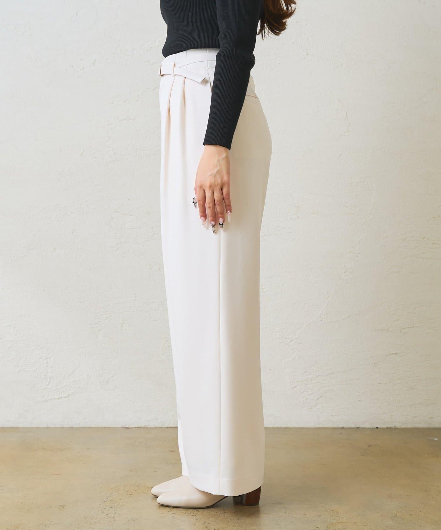 配腰帶寬鬆長褲