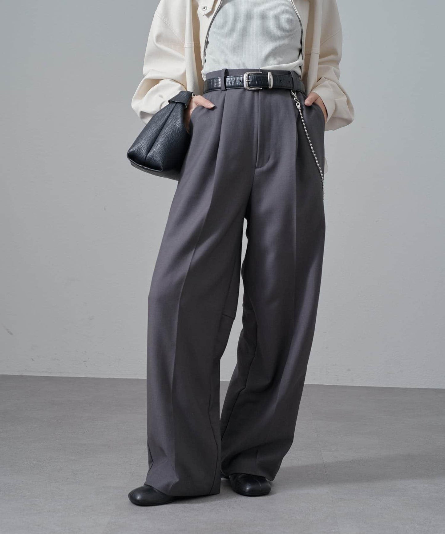 後背拼接鏈條裝飾休閒長褲