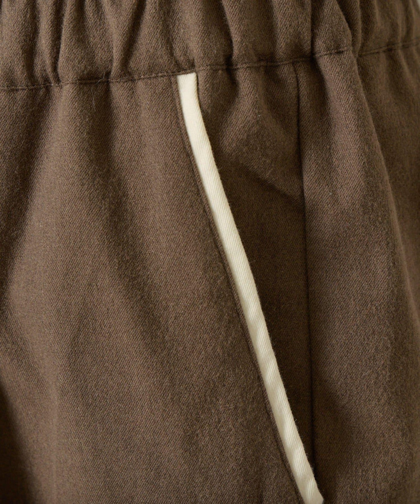 拼色口袋休閒褲