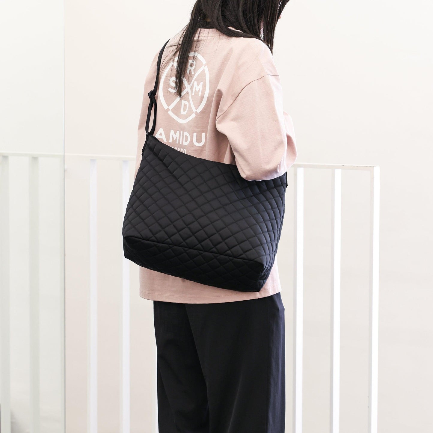 BLACK BEAUTY Noir 單肩包 (M)