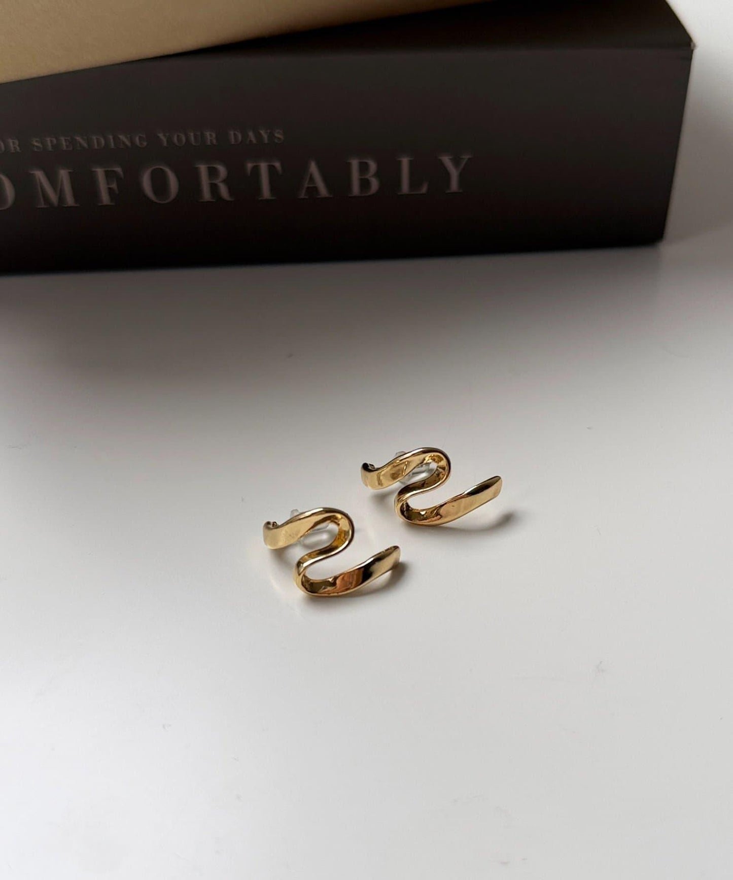 不規則波浪耳環