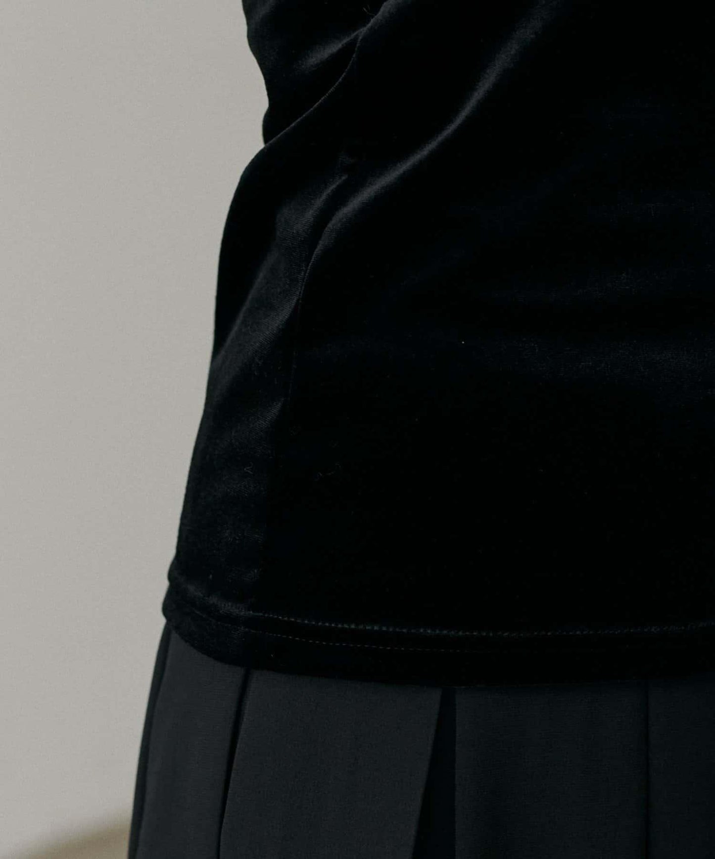 【LARUTA】帶胸墊天鵝絨吊帶背心