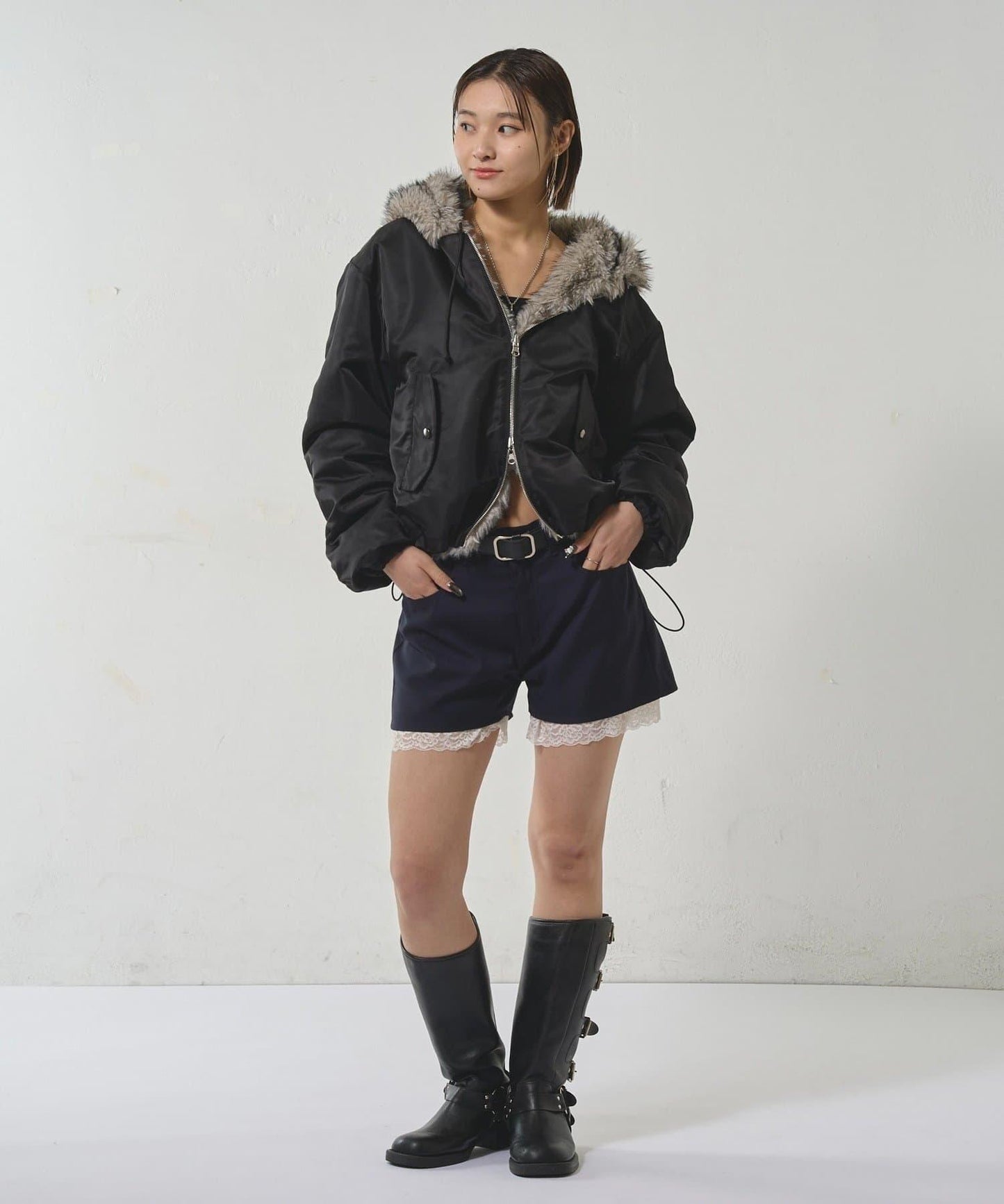 蕾絲拼接TR短褲