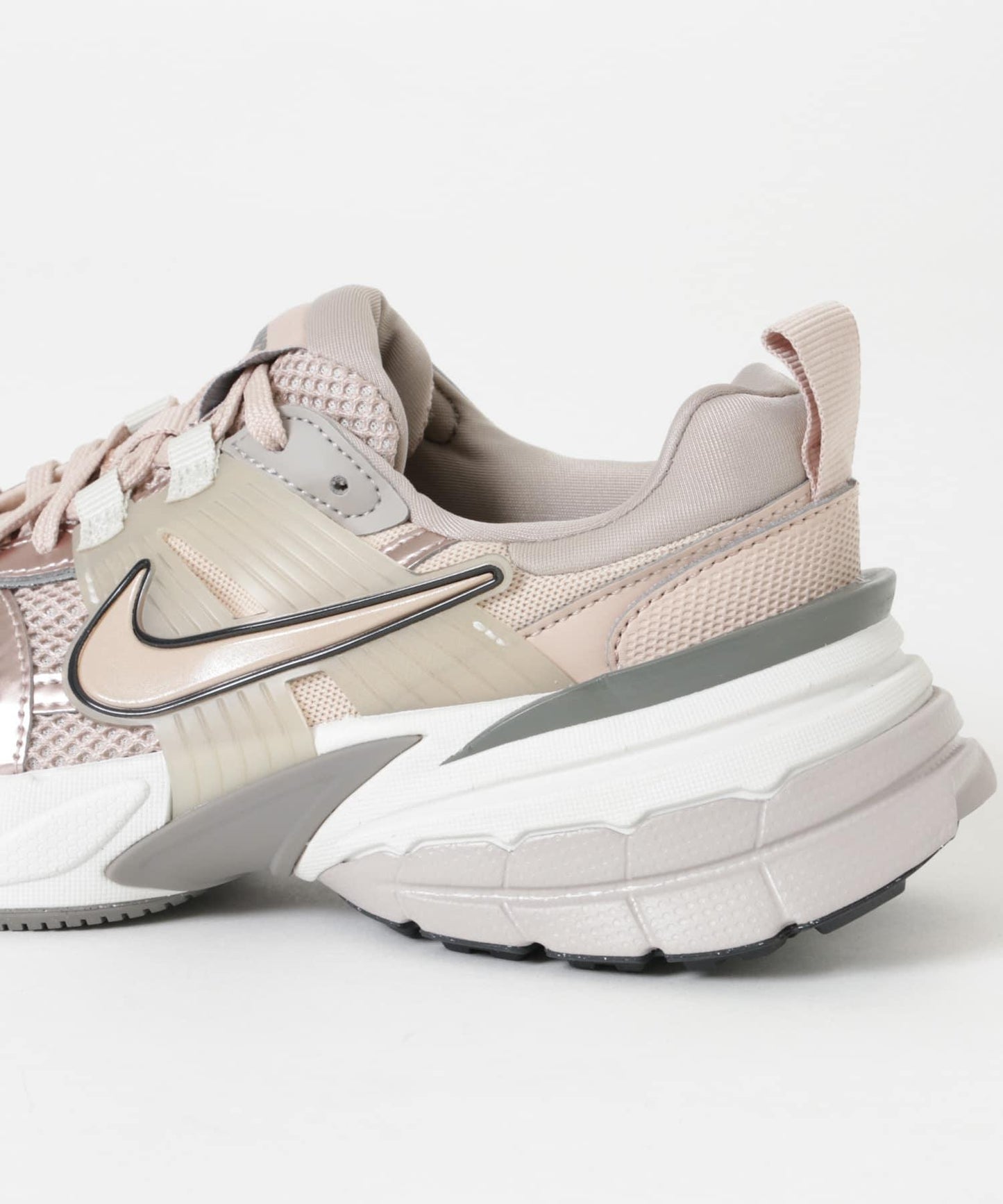 NIKE V2K 跑鞋