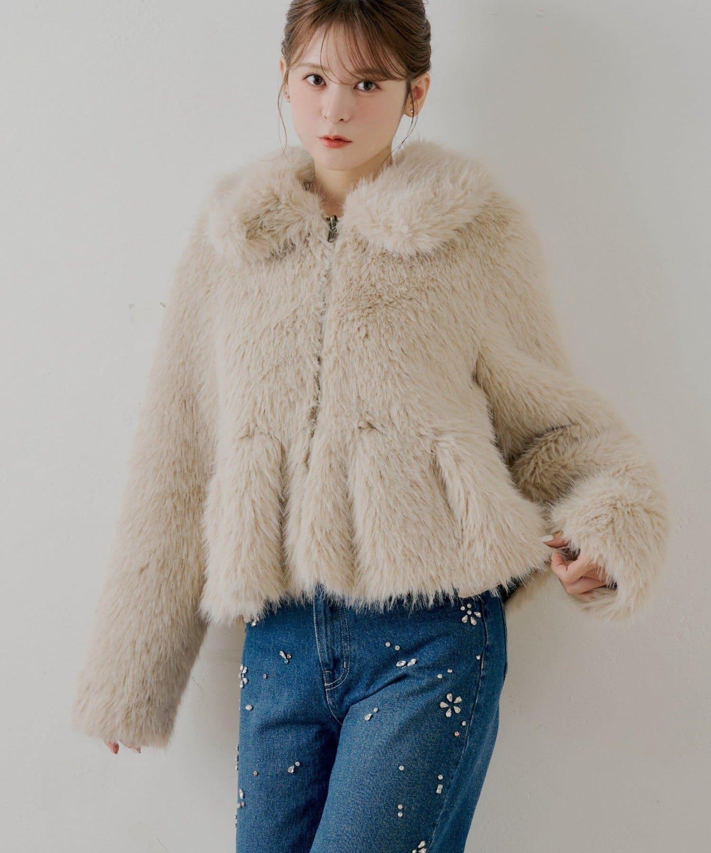 【SALON by Chico】花朵水鑽裝飾直筒牛仔褲