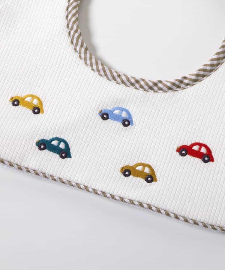刺繡圖案圍兜