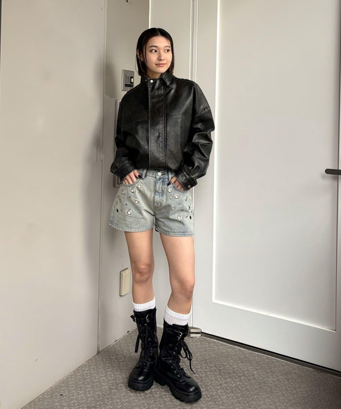 Eyelet DENIM 設計短褲
