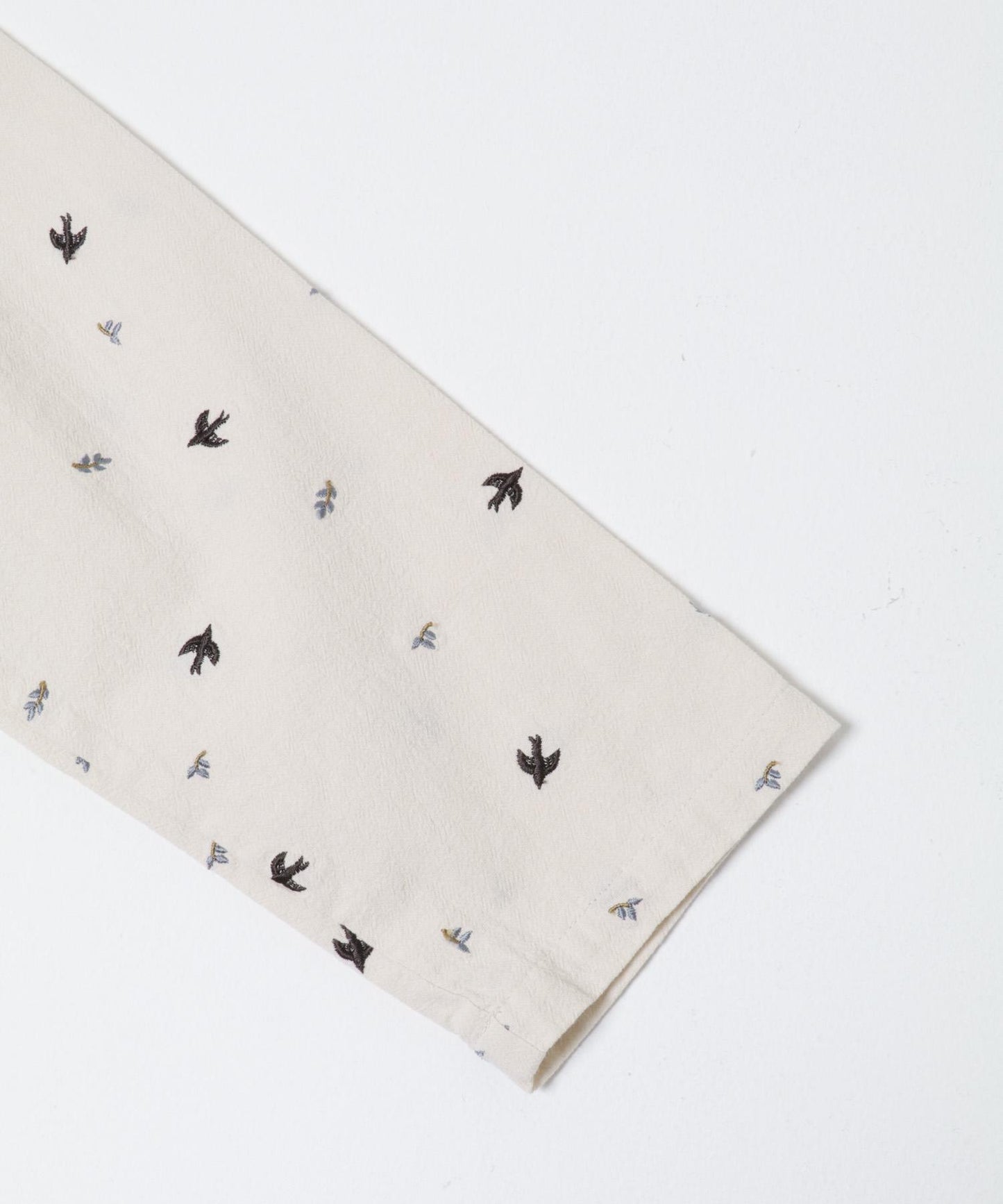 燕子刺繡襯衫