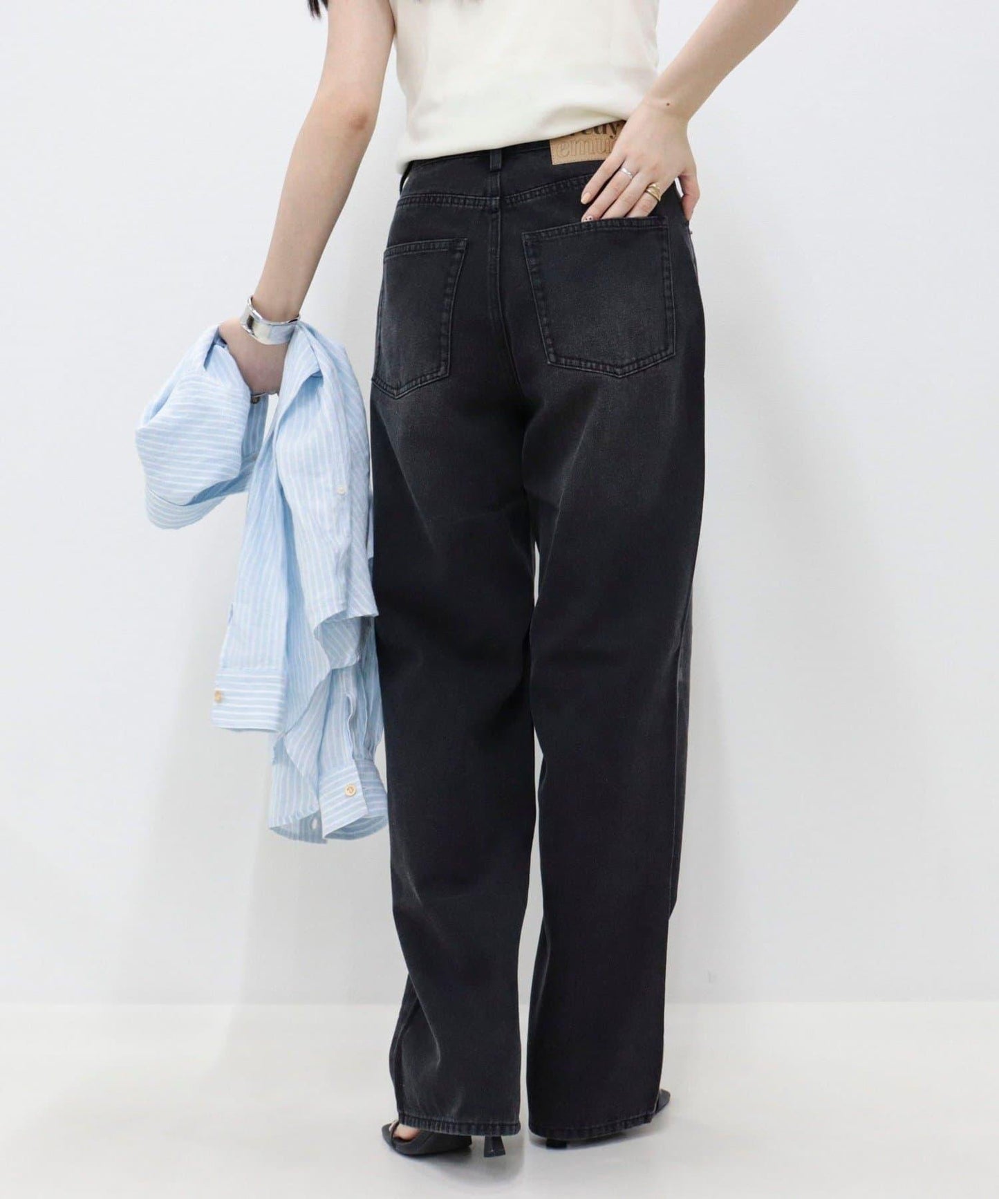 淺色直筒 BASIC STRAIGHT LIGHT DENIM 牛仔褲