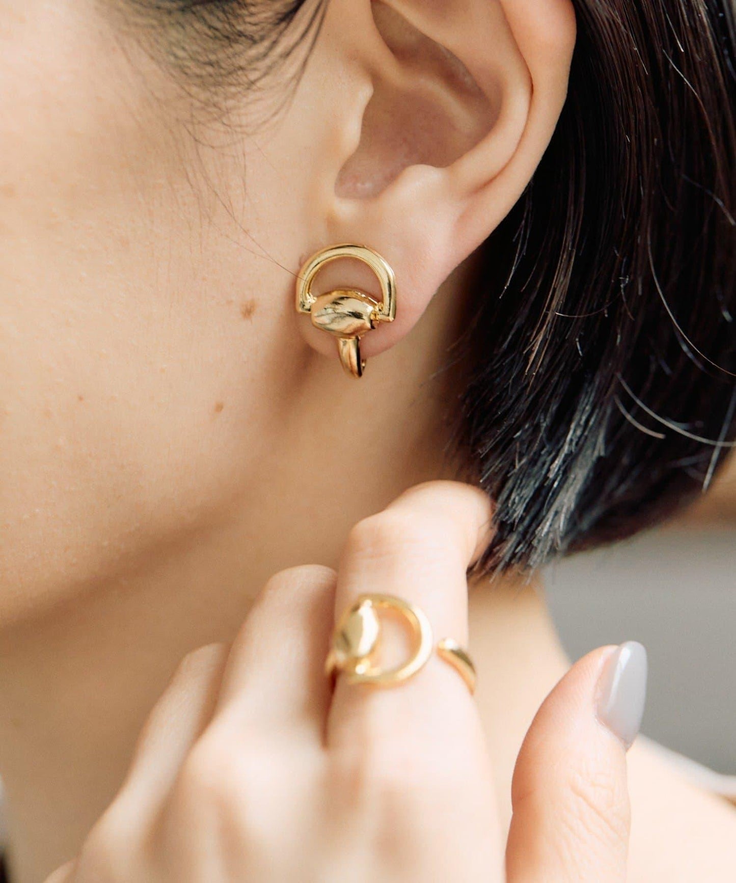 【ear PAPILLONNER】ホースビットイヤリング