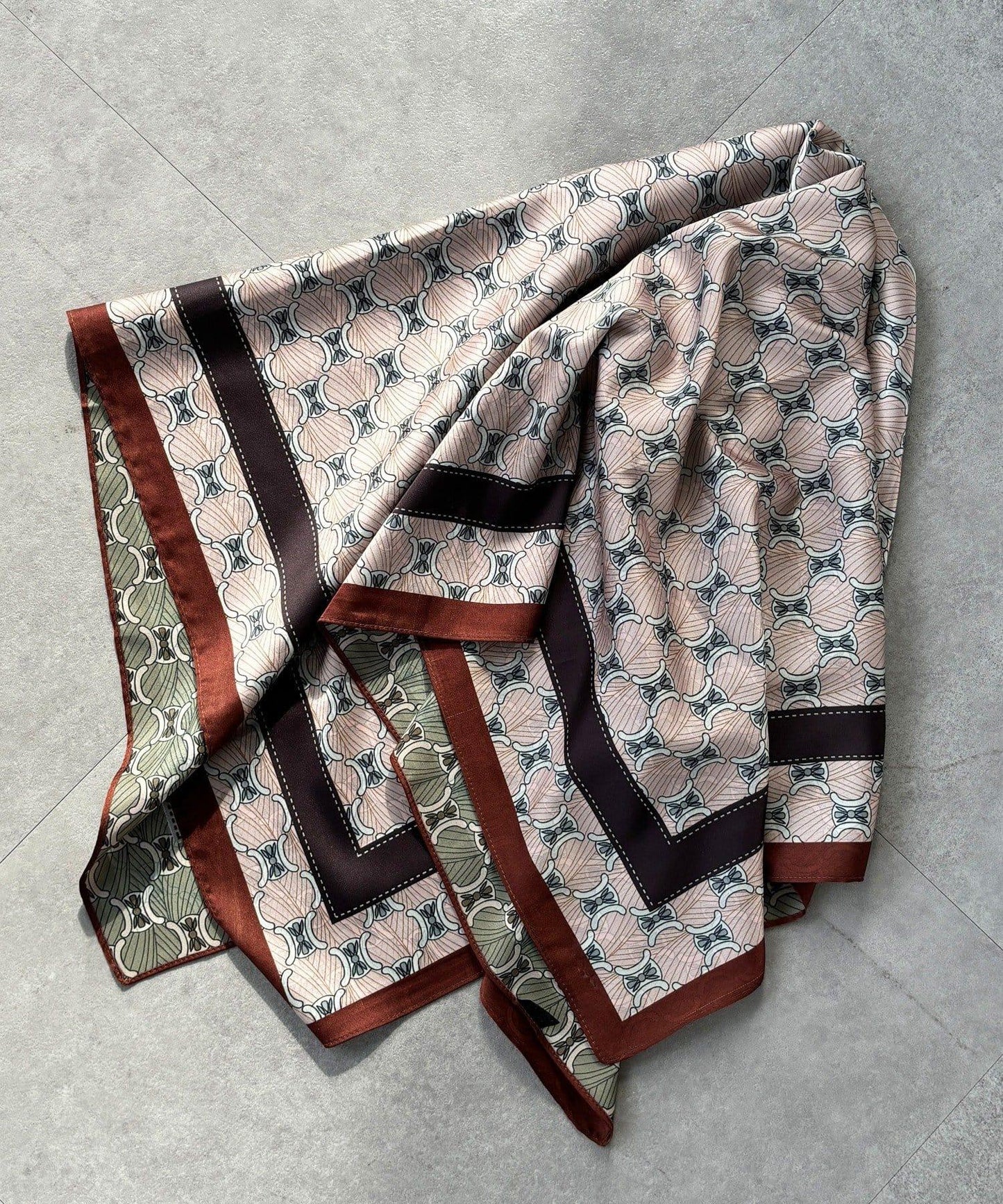 可雙面佩戴幾何圖案圍巾