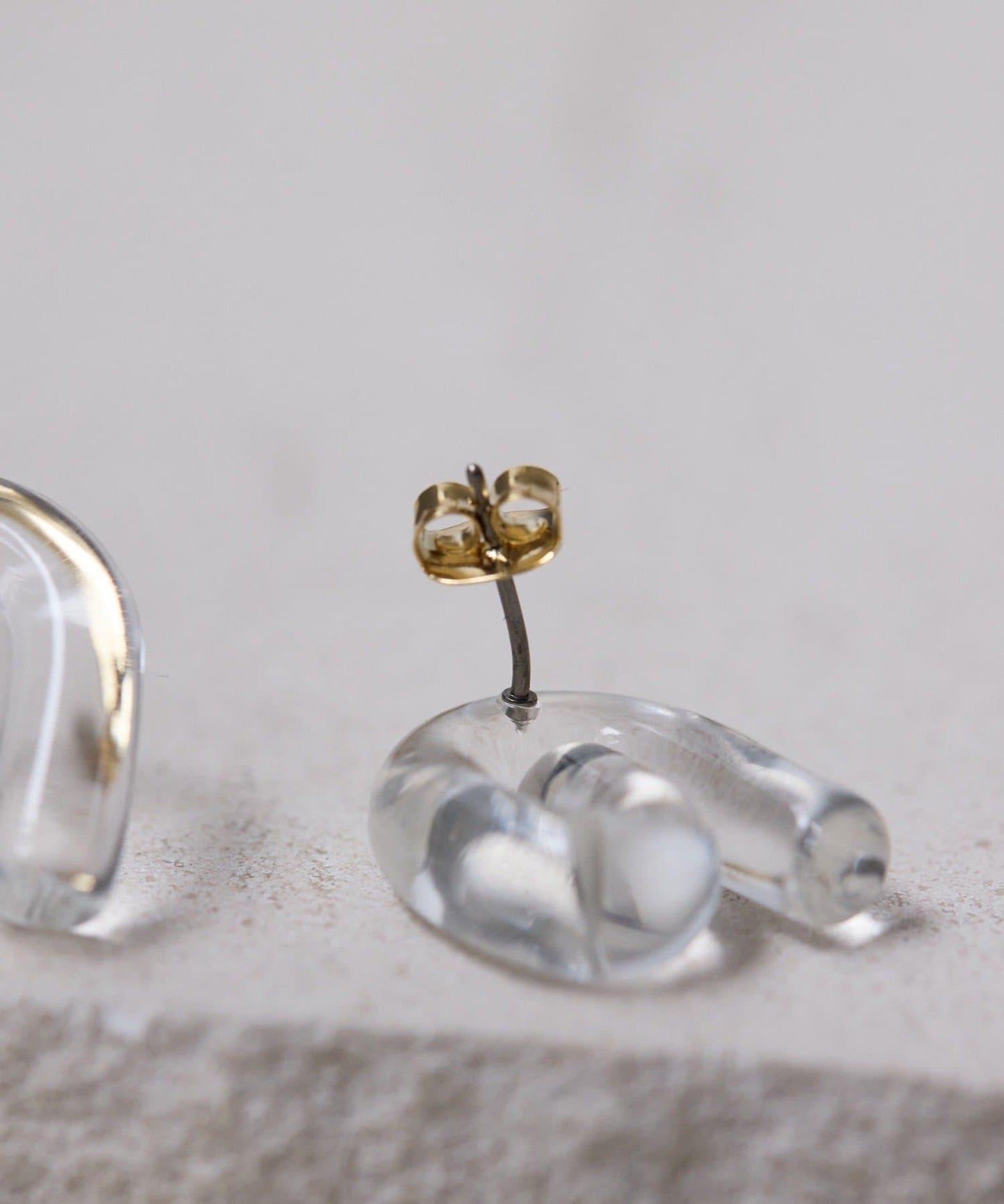 【ear PAPILLONNER】のんのん樹脂ピアス