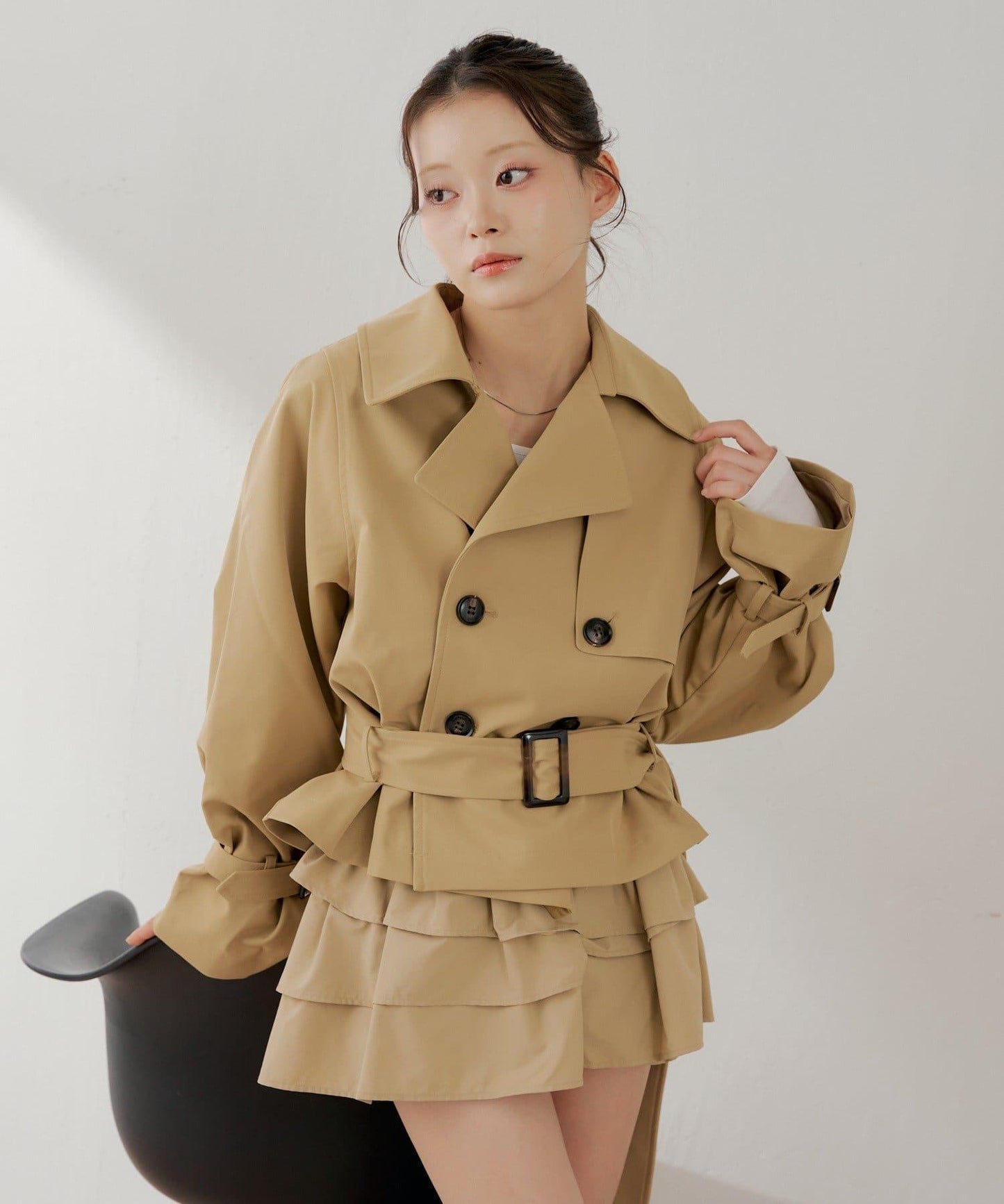 短款傘擺設計風衣