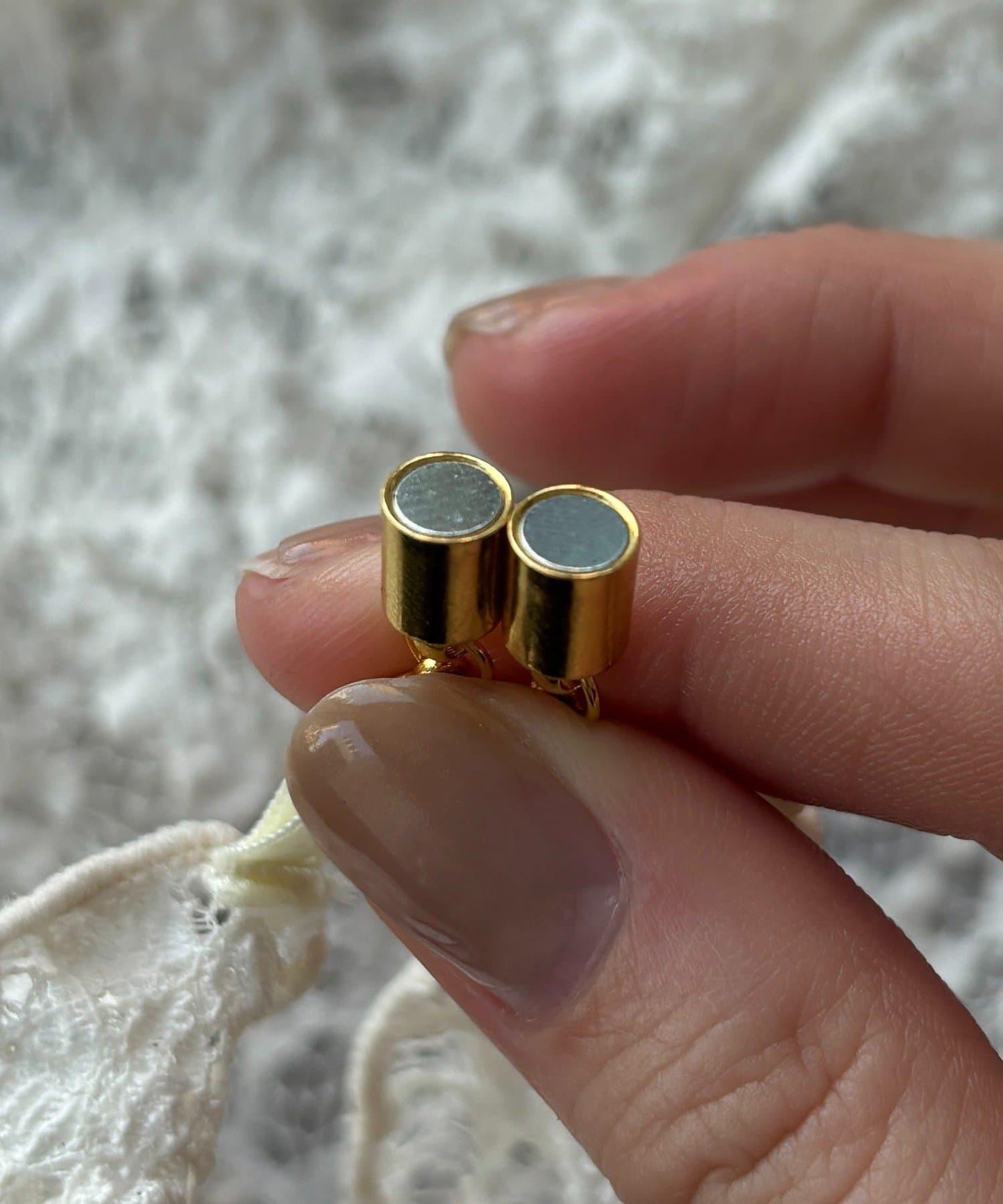 蕾絲磁扣設計圍巾