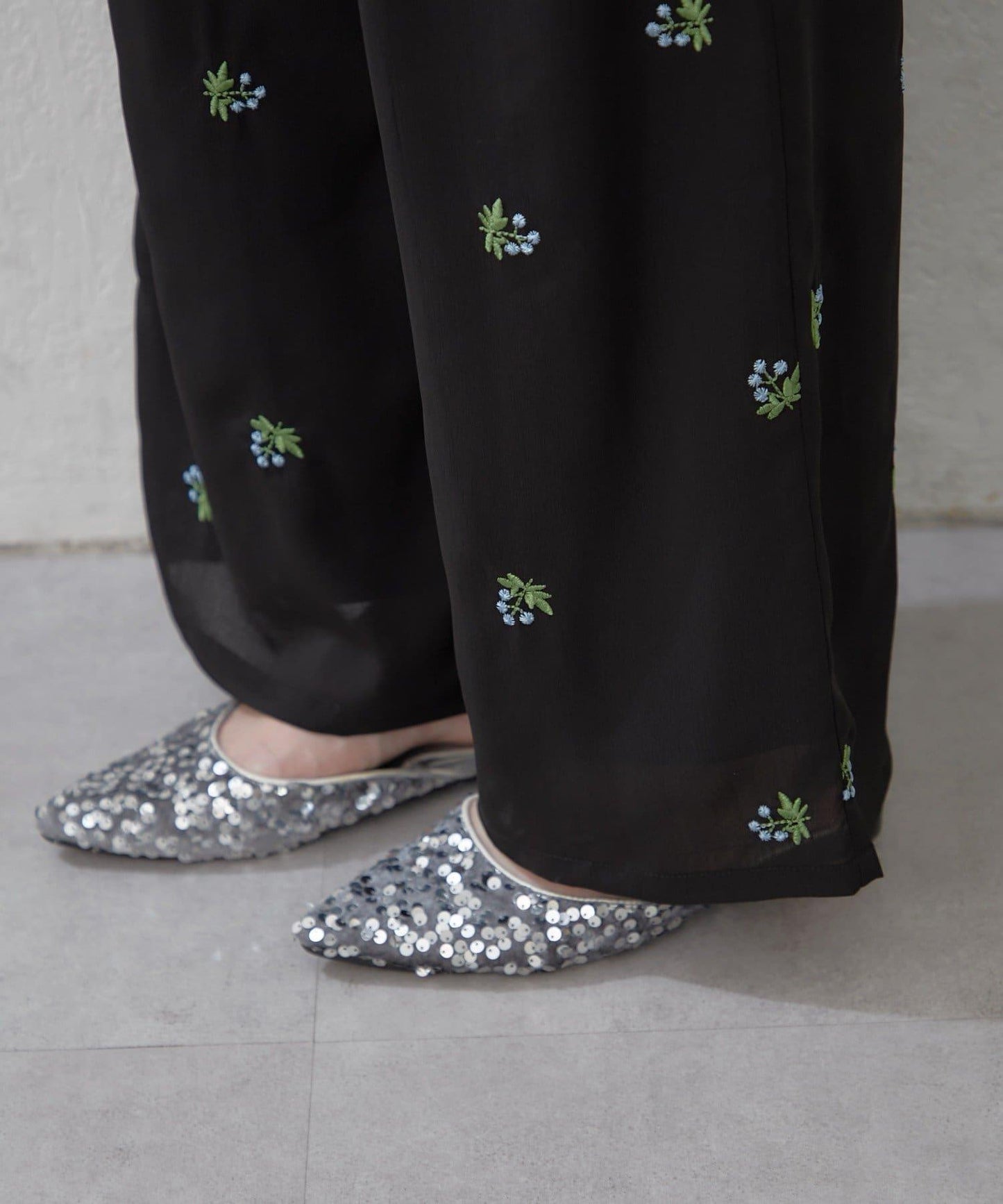花刺繡設計 休閒褲