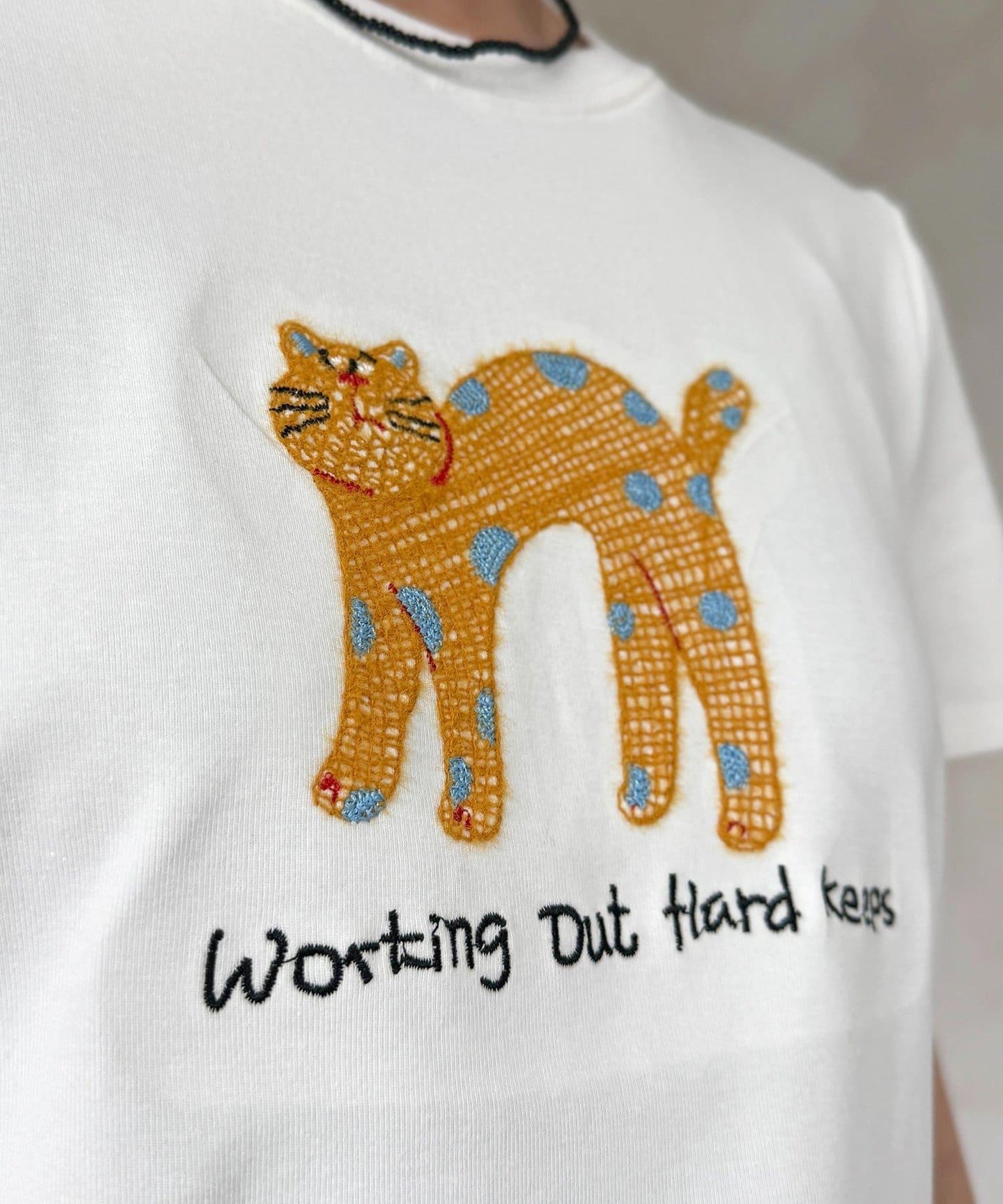 貓刺繡T恤