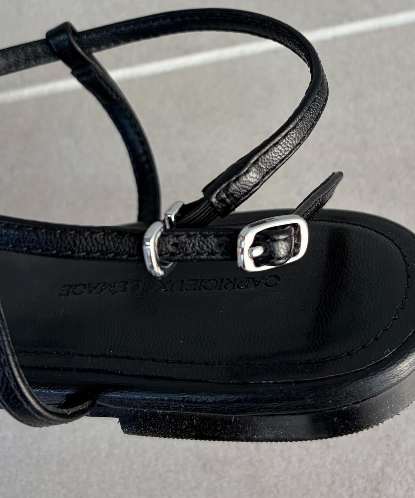 CAPRICIEUX LE'MAGE T字帶骨骼涼鞋