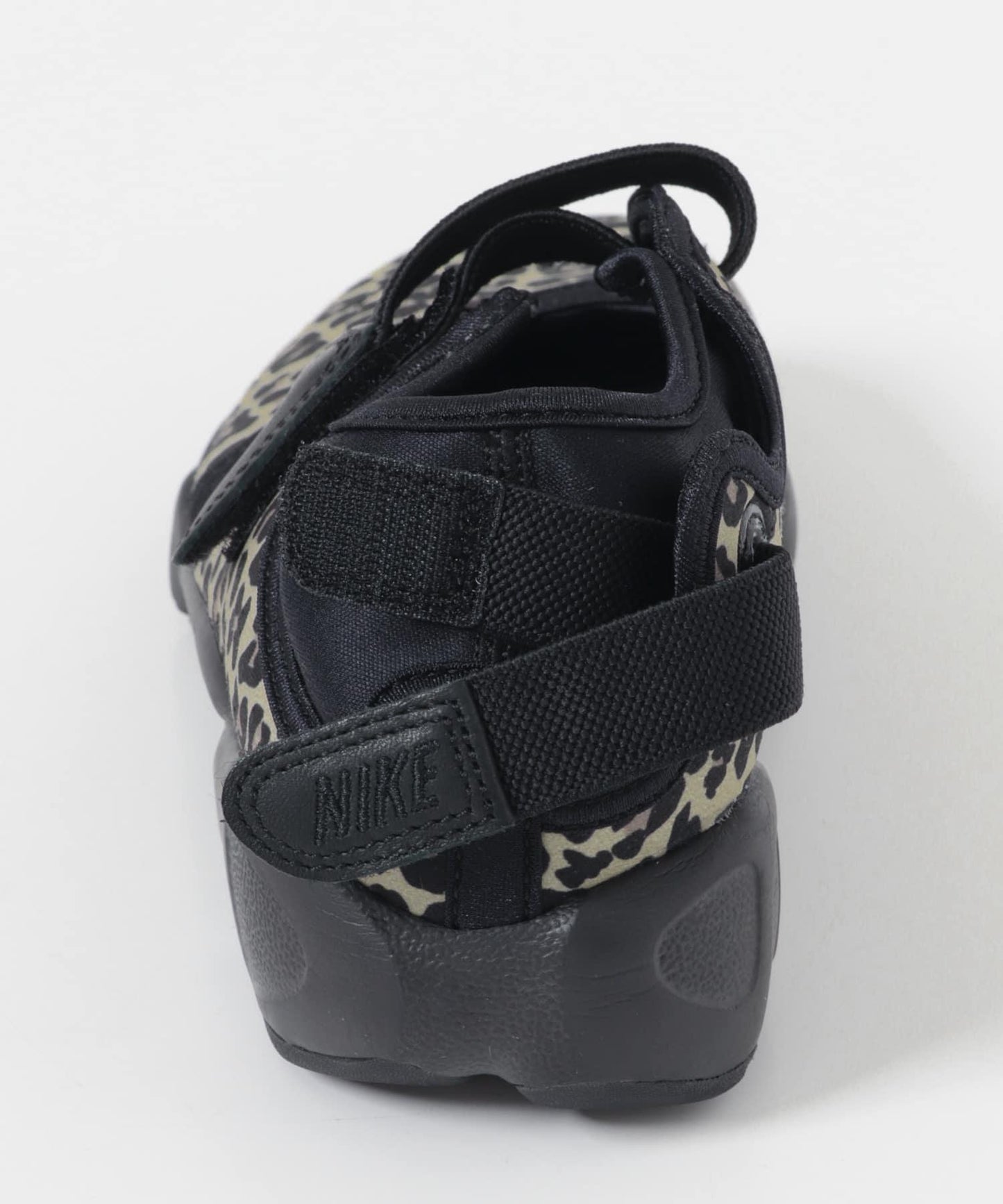 NIKE Air Rift