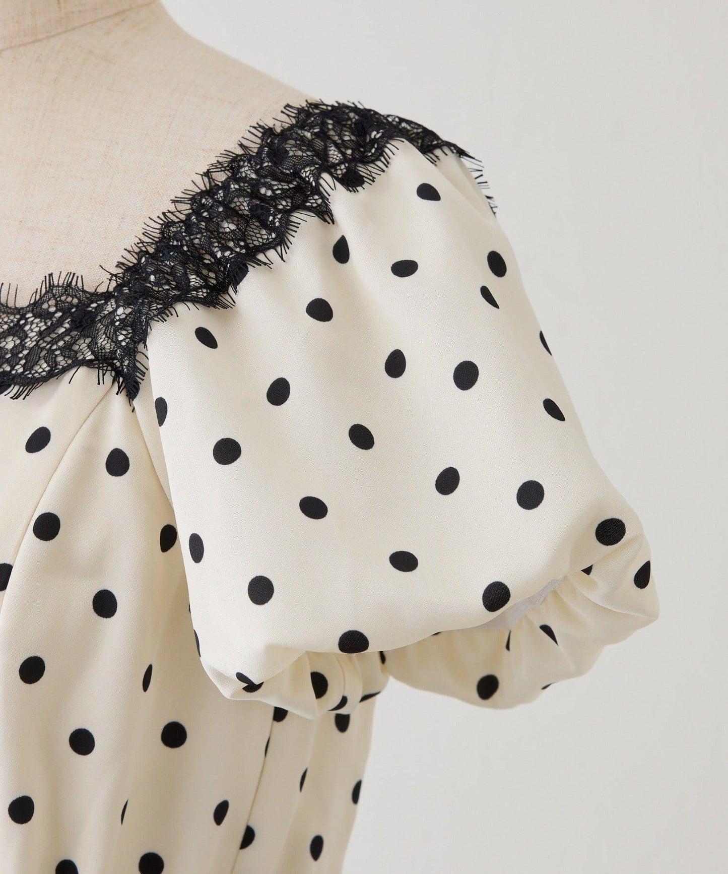 Lace Collection 側邊鏤空 蕾絲 連衣裙